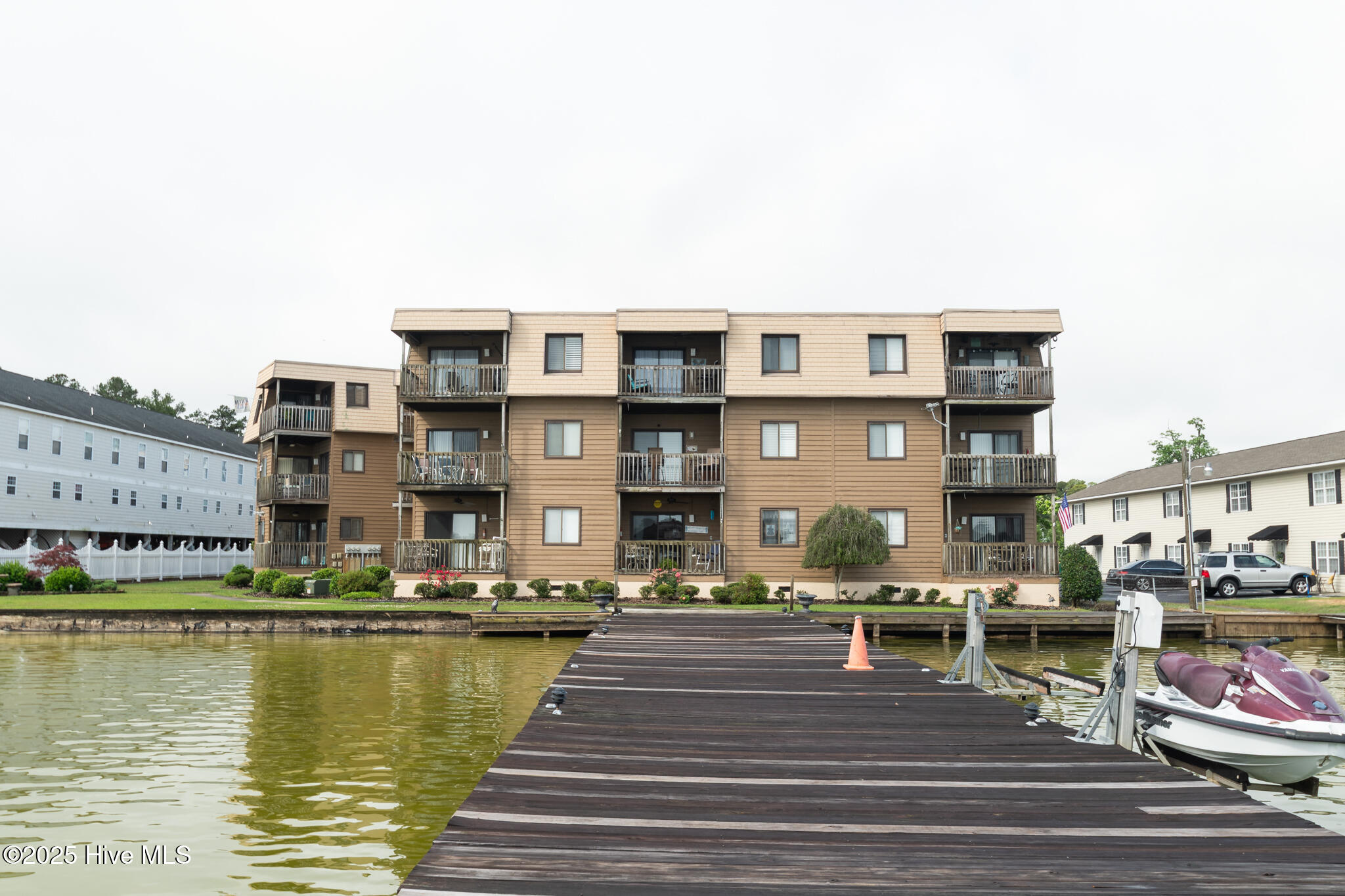 215 Lake Place Condo Drive, 215