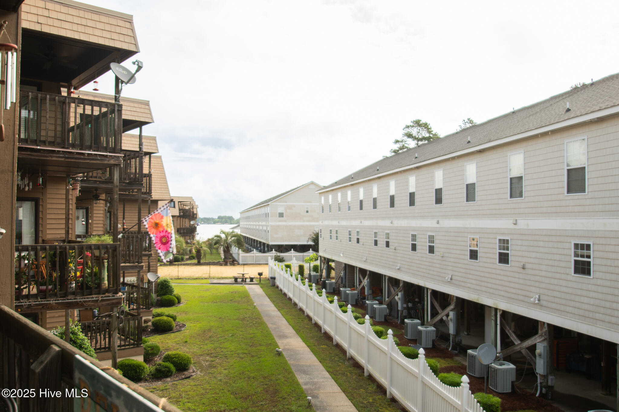 215 Lake Place Condo Drive, 215