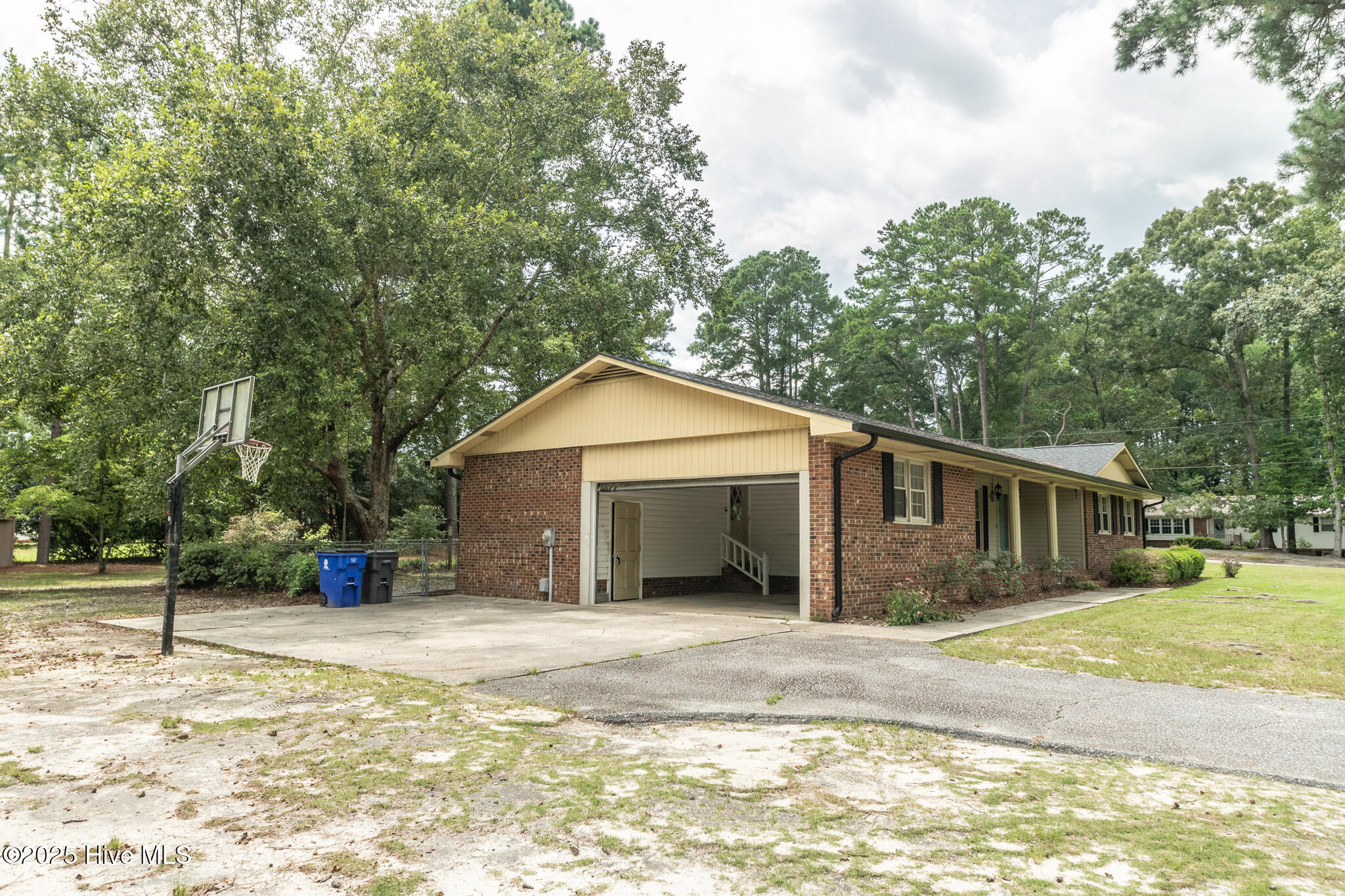 1600 Winding Creek Road