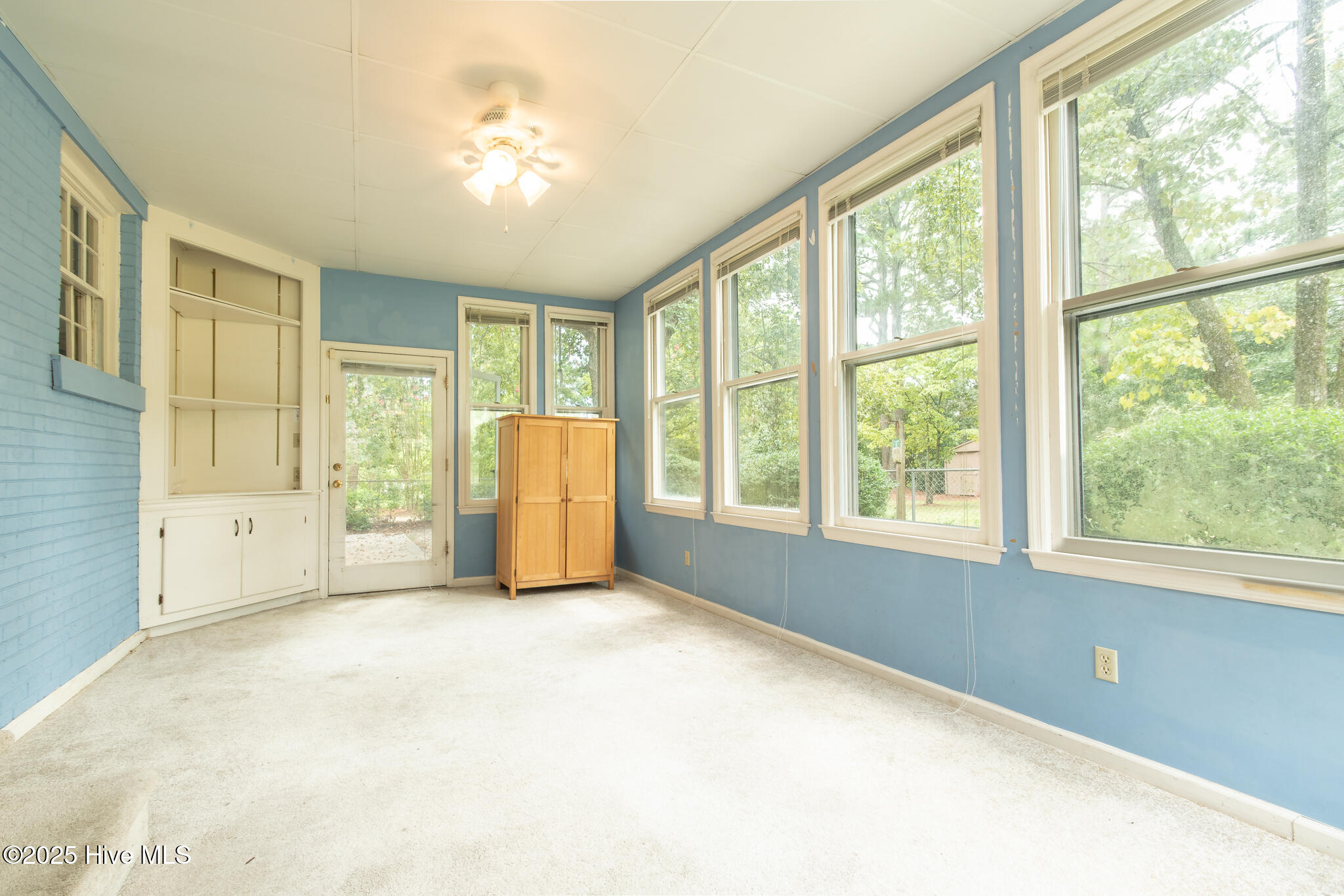 1600 Winding Creek Road