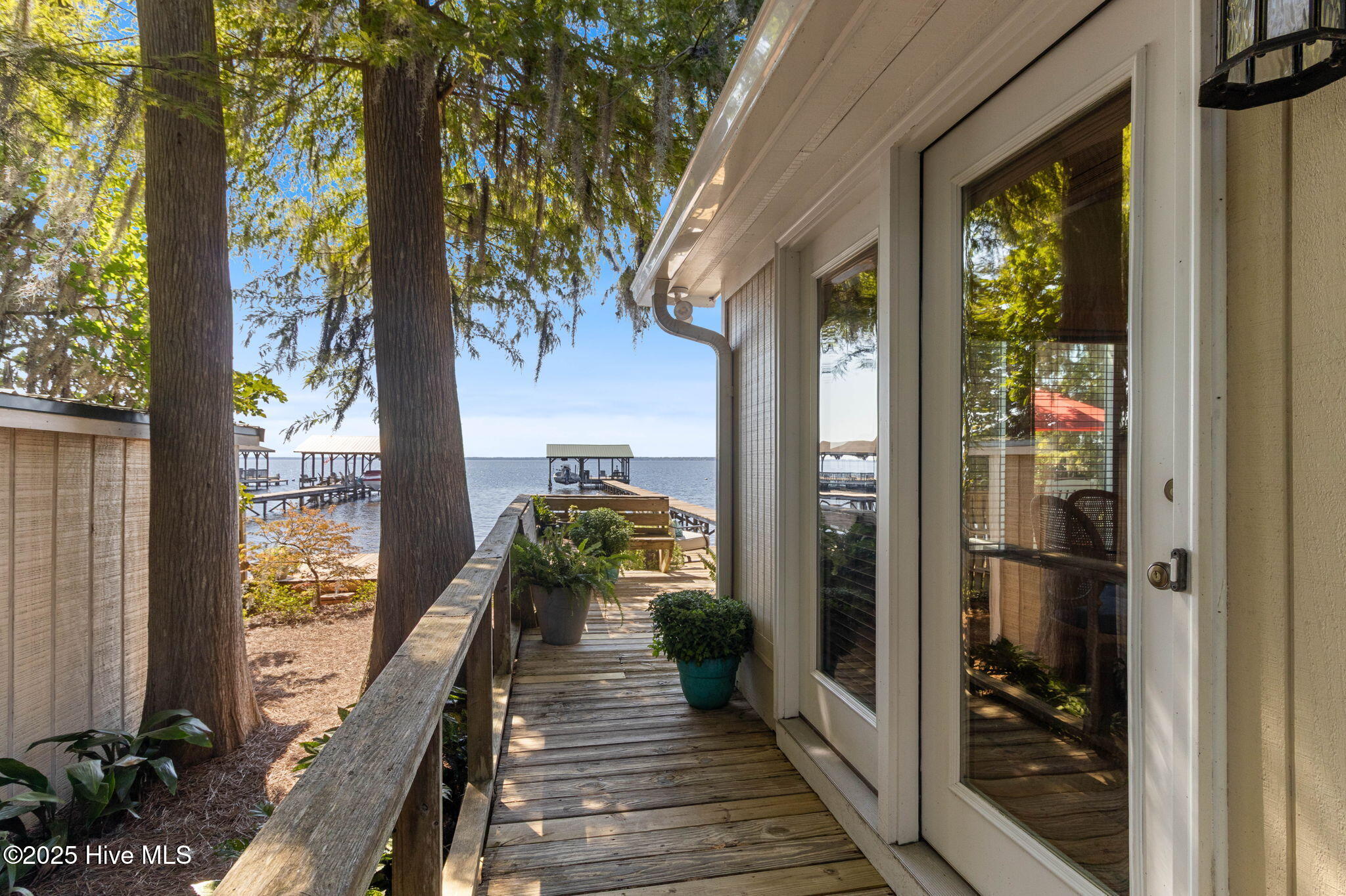 712 Canal Cove Road