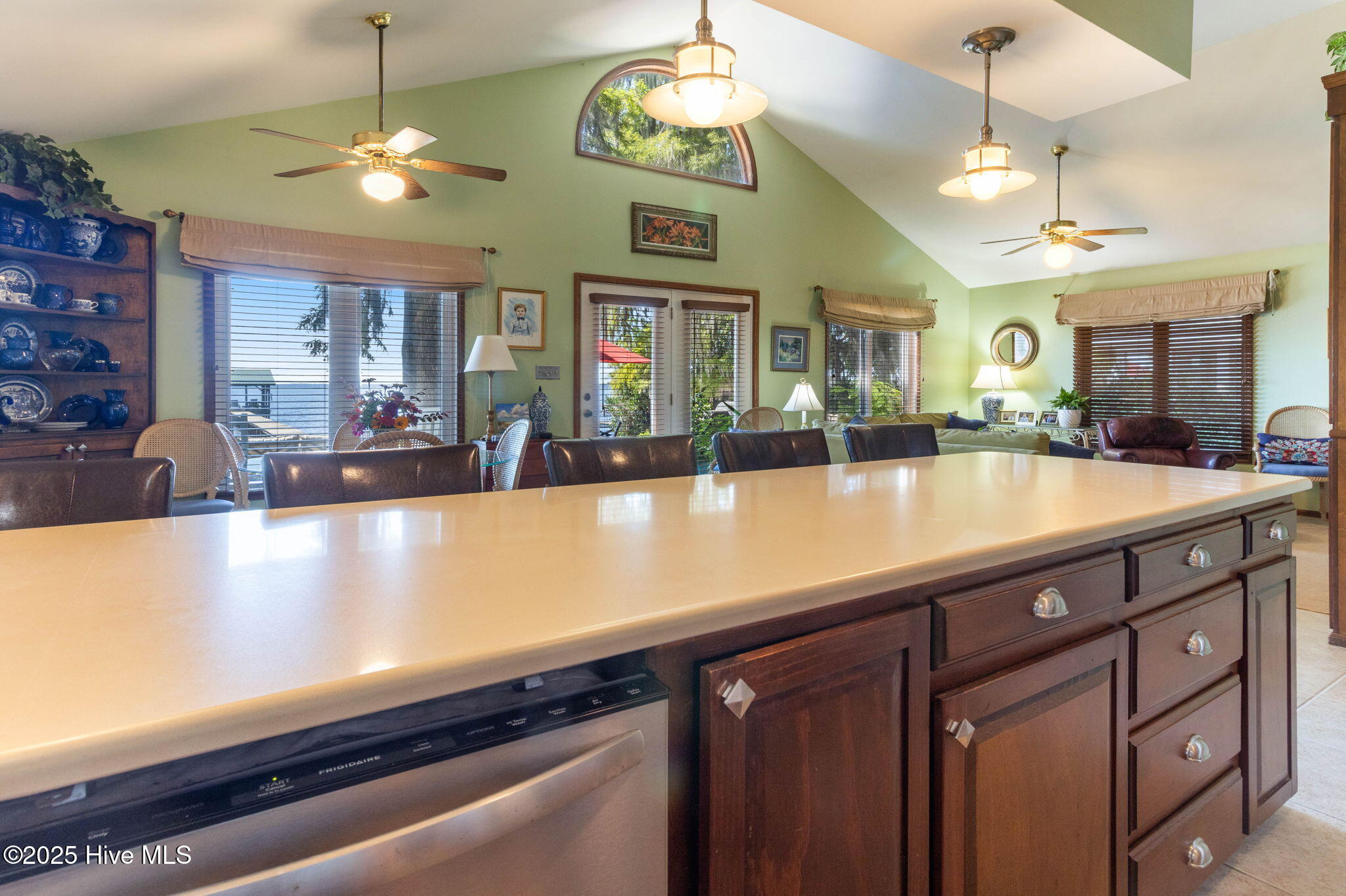 712 Canal Cove Road