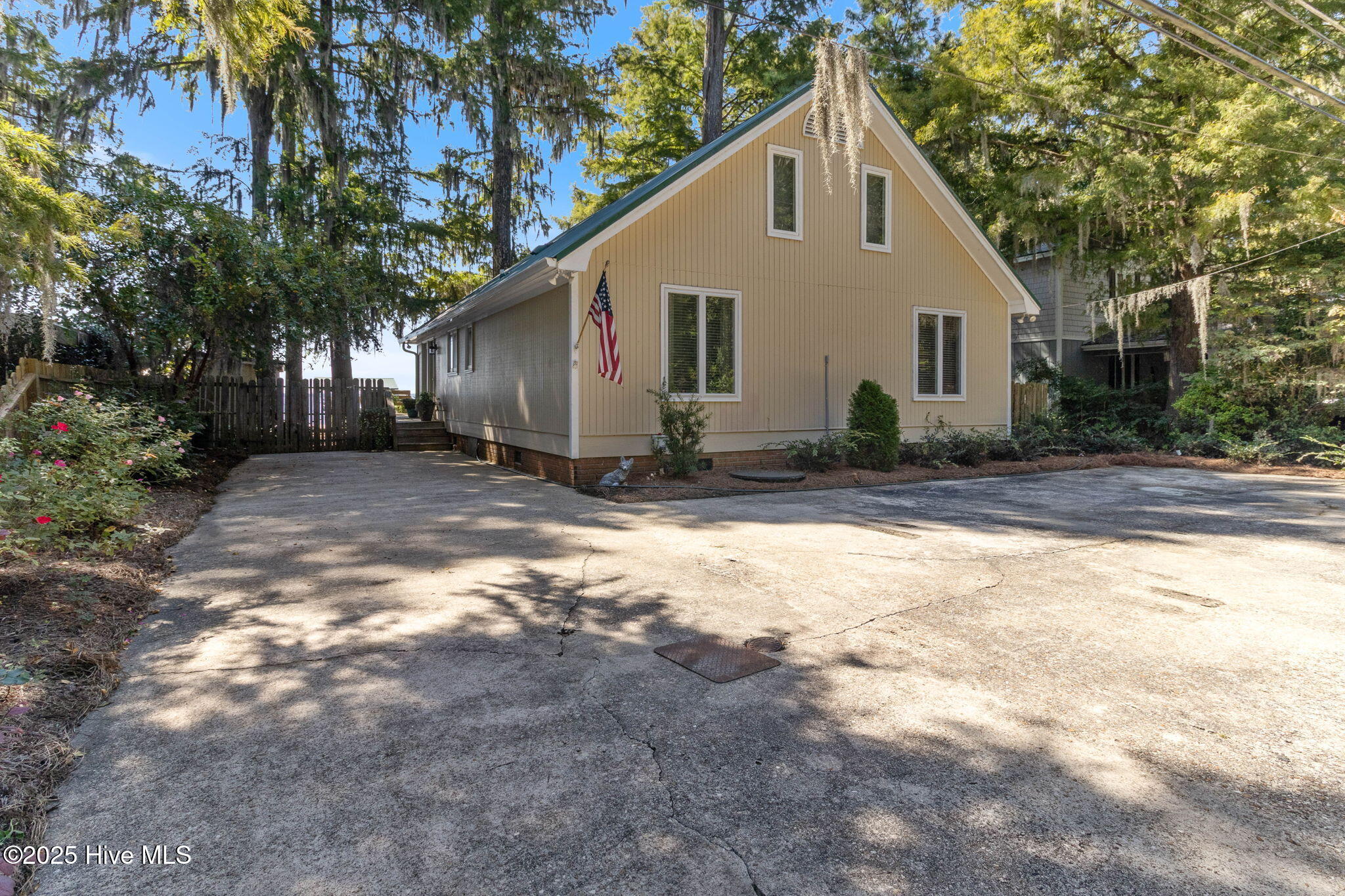 712 Canal Cove Road