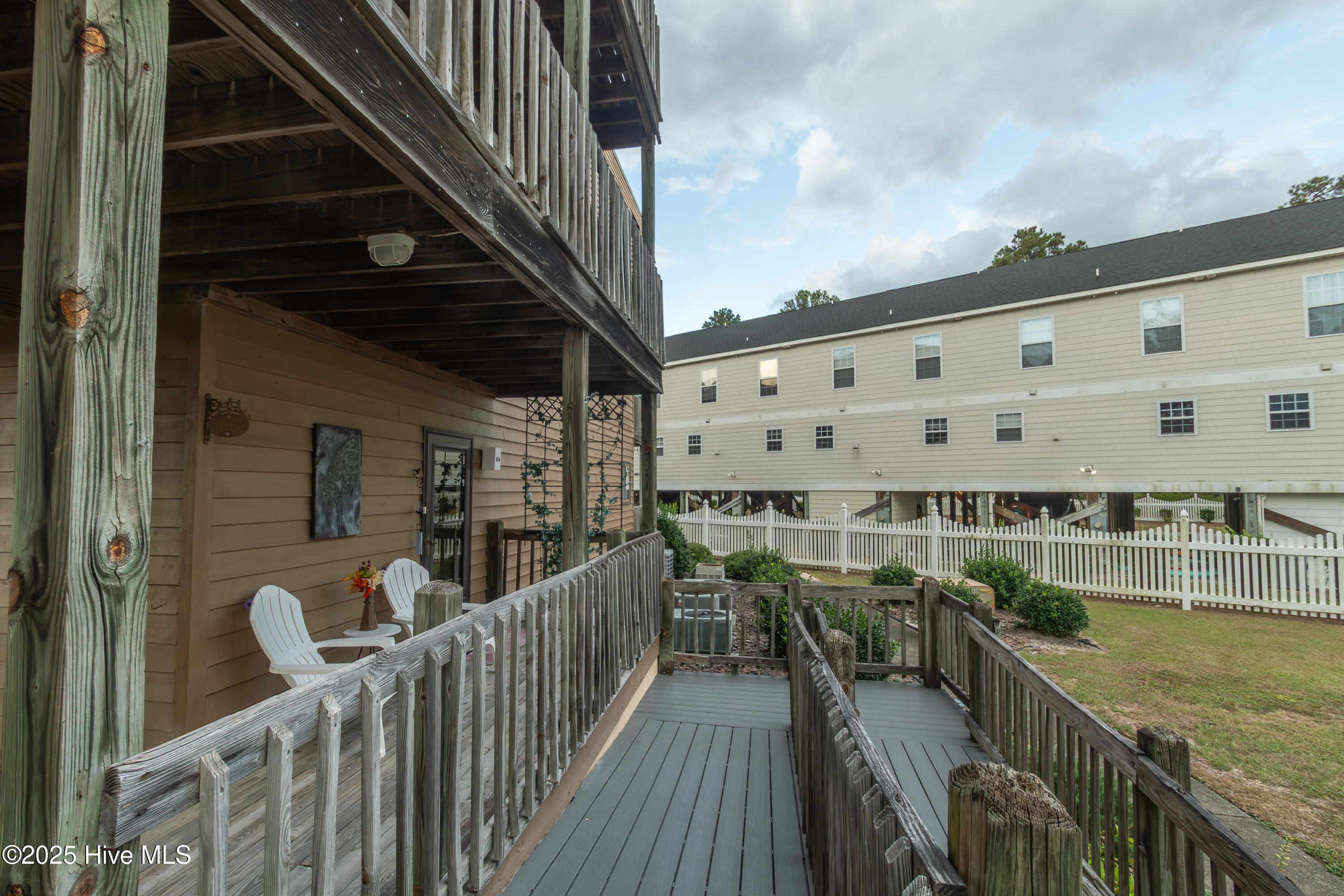 115 Lake Place Condo Drive