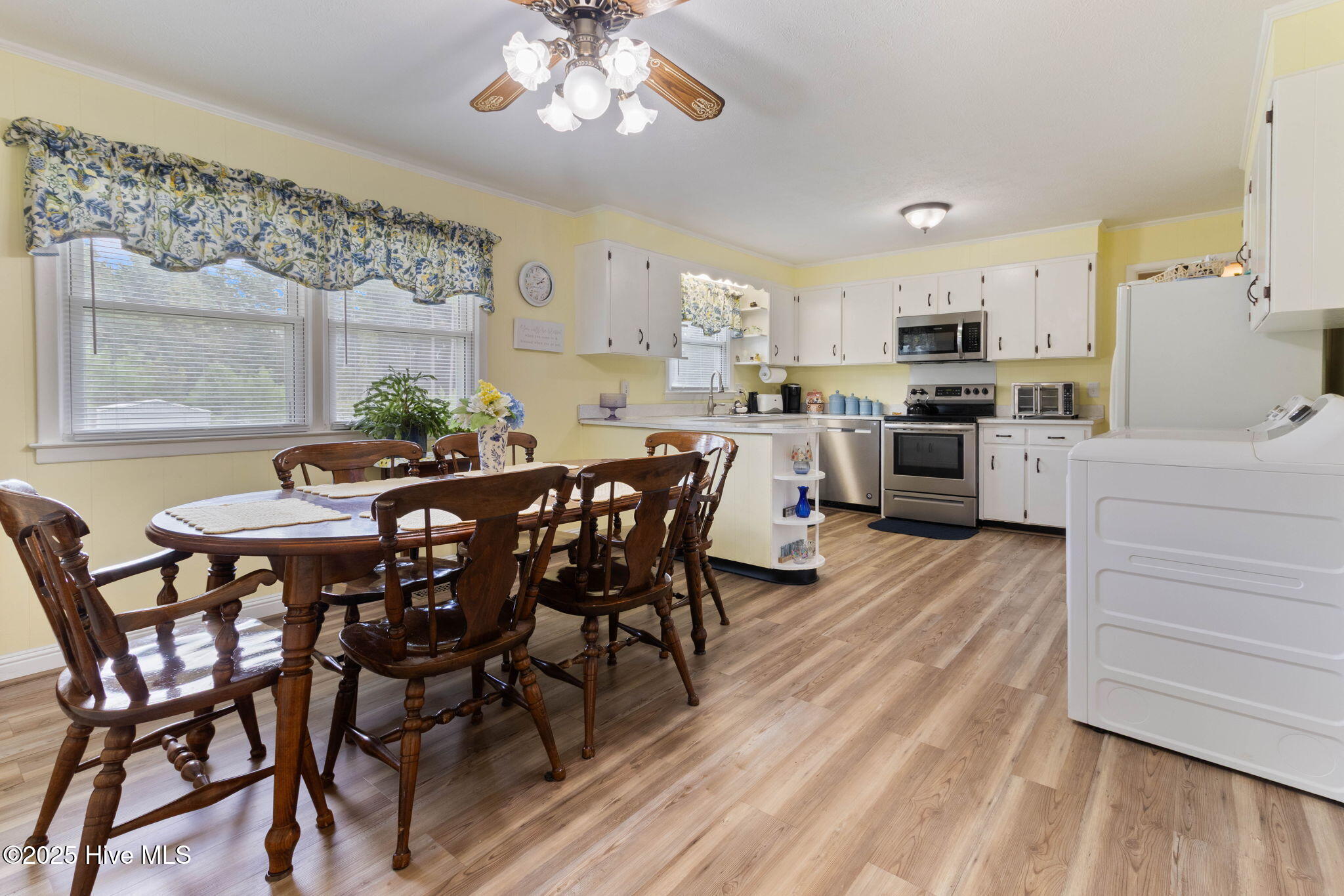 1102 Mary Lane