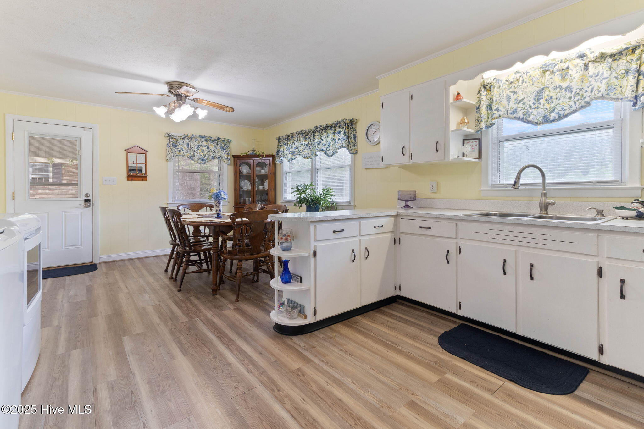 1102 Mary Lane