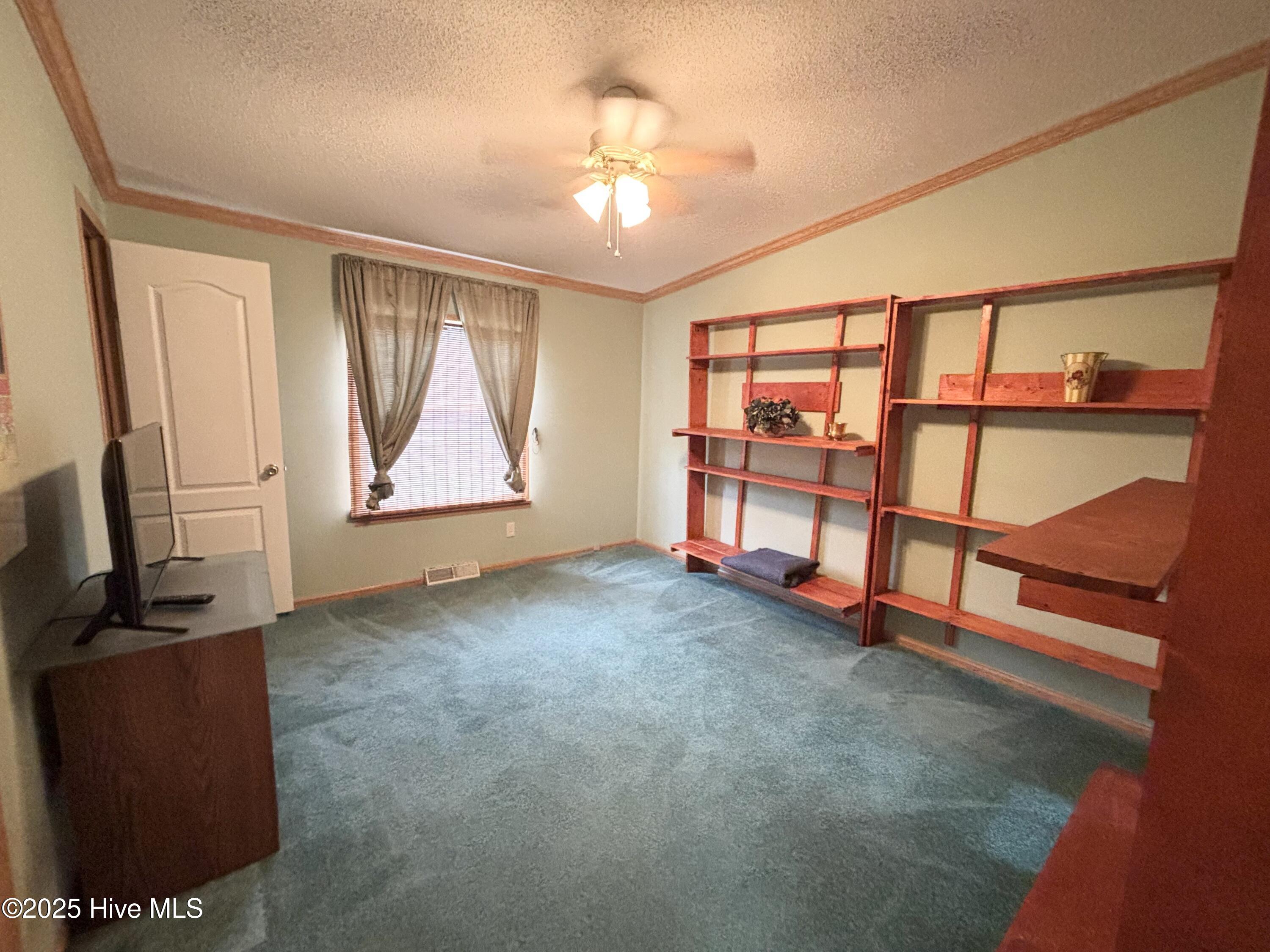 371 Maysville Lane