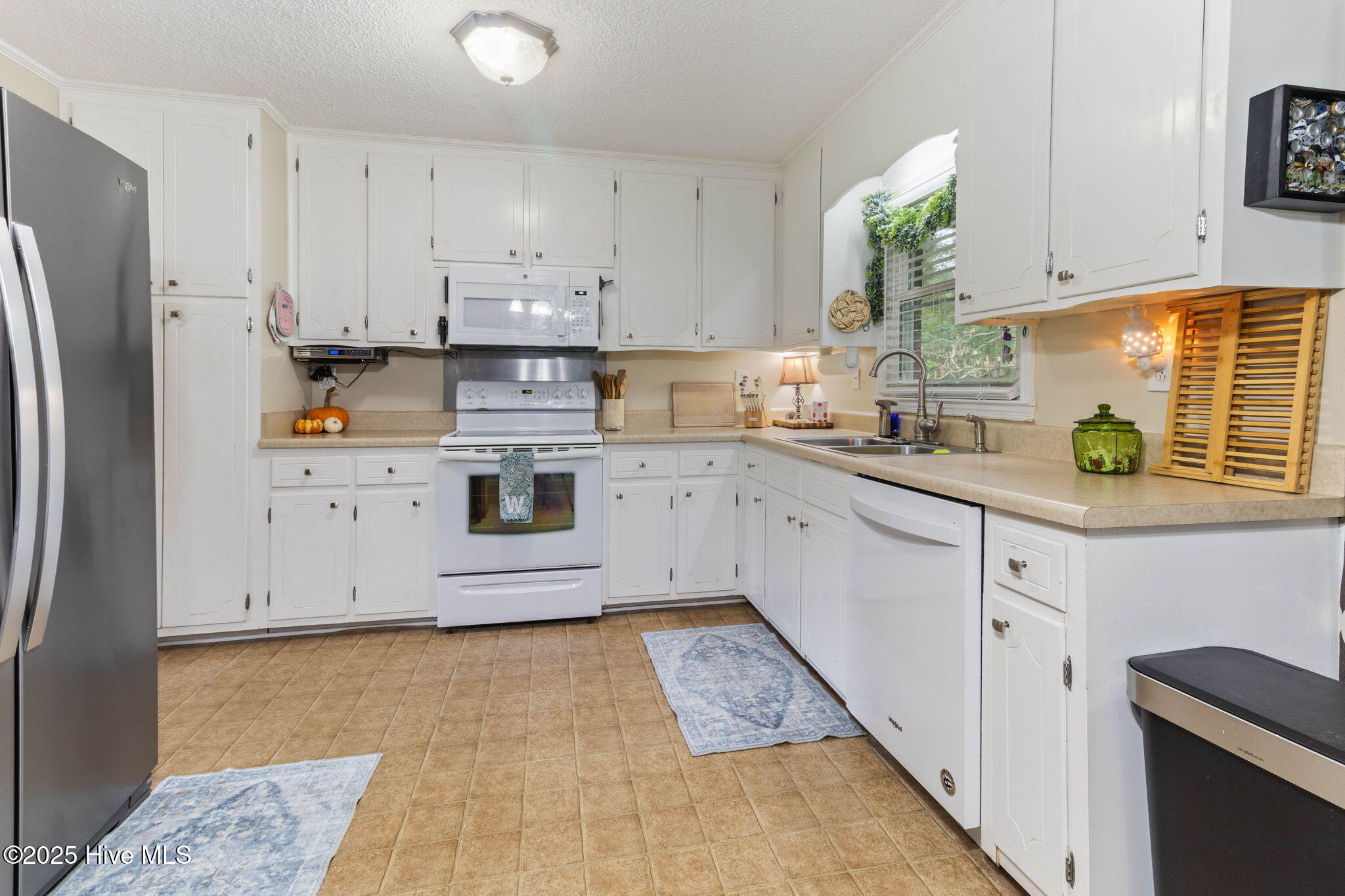 366 E 4th Street