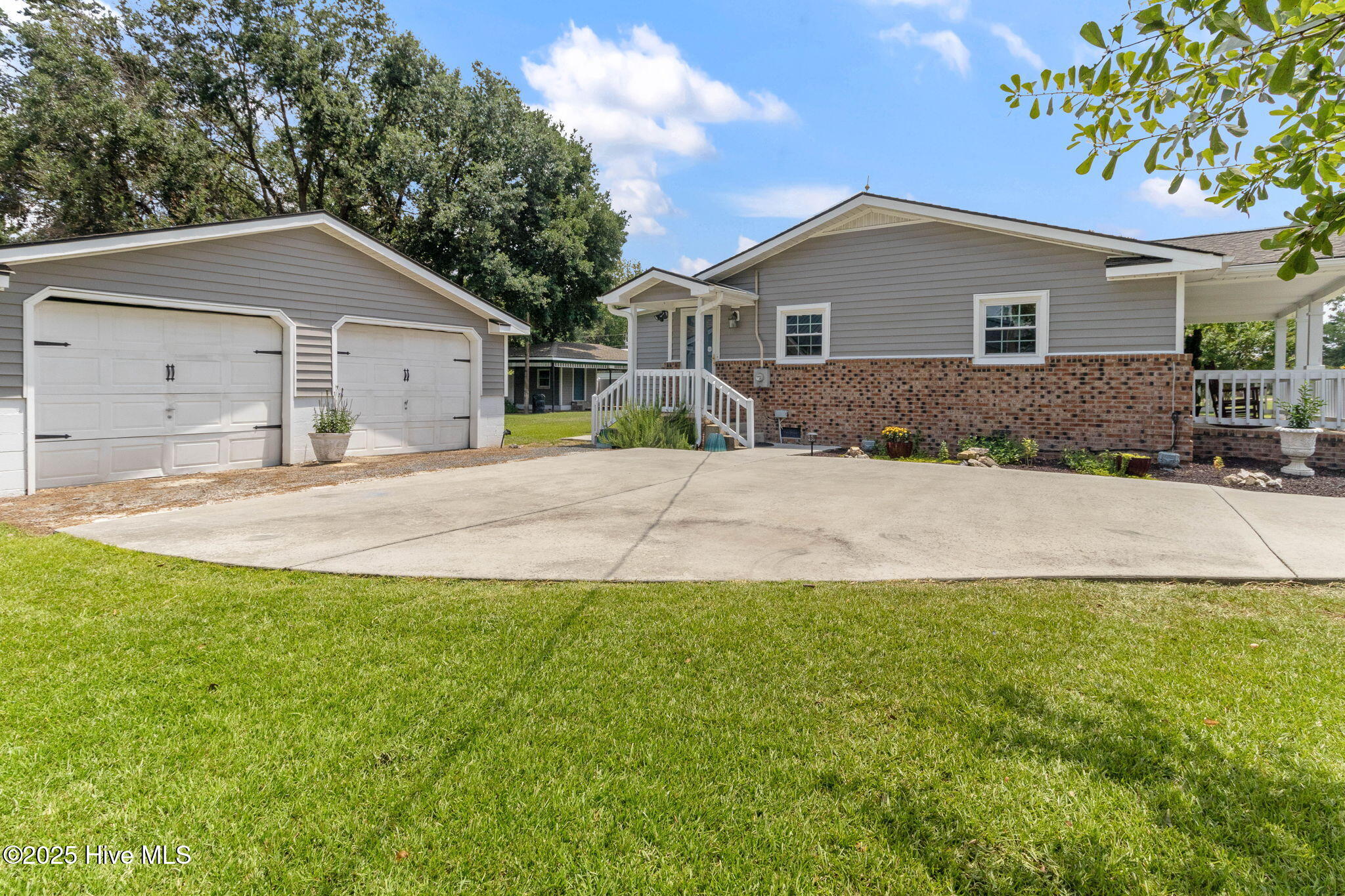 954 Hezekiah Road