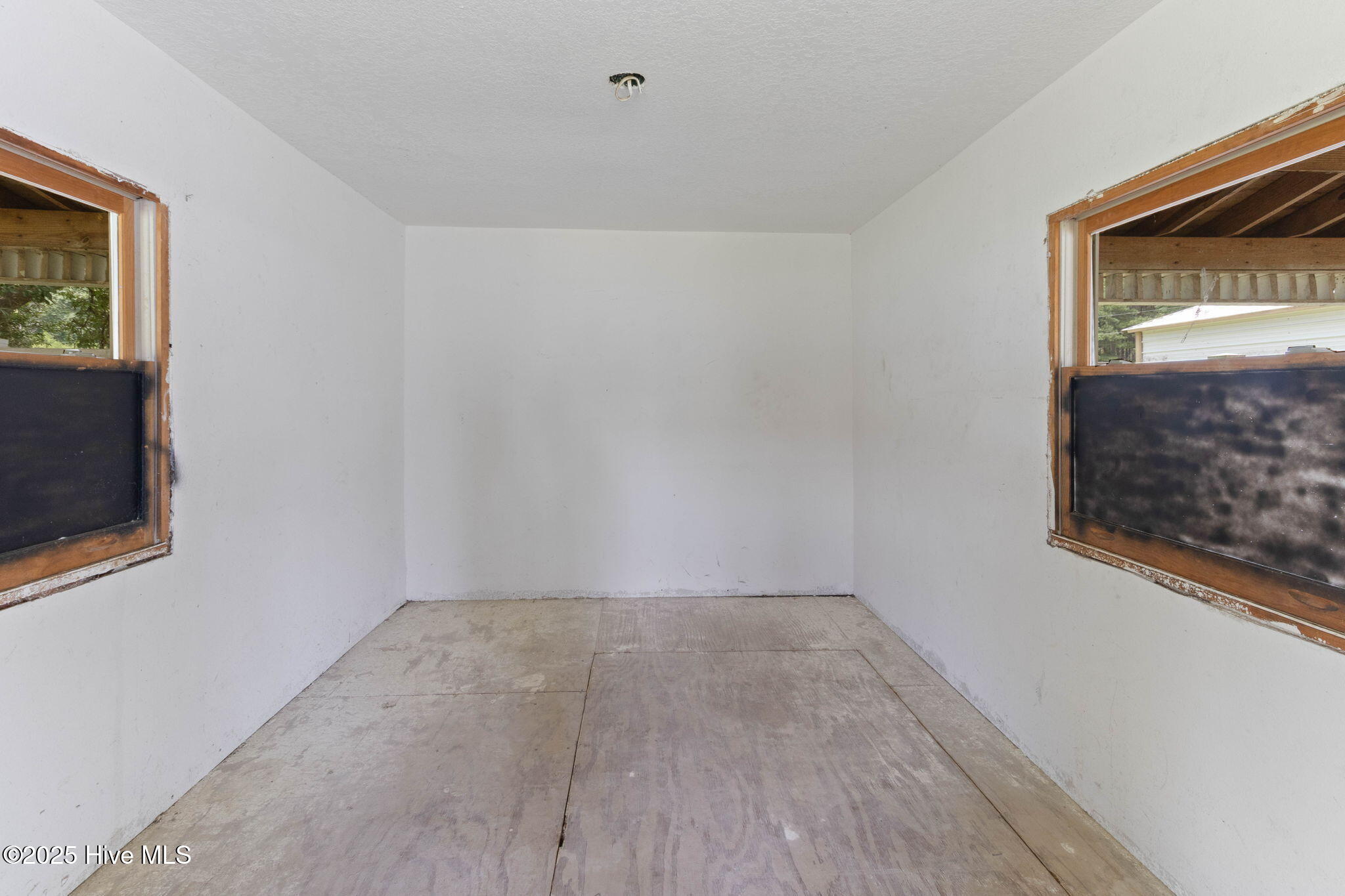 954 Hezekiah Road