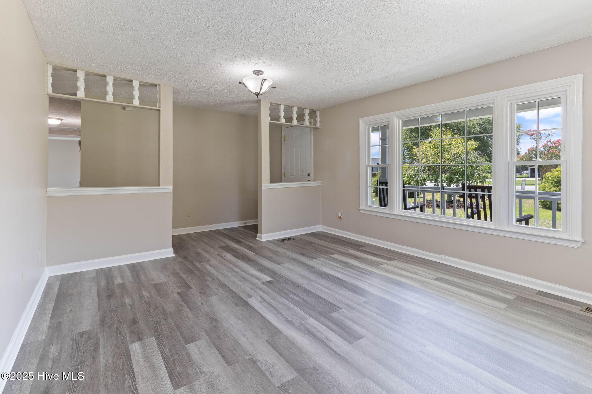 954 Hezekiah Road
