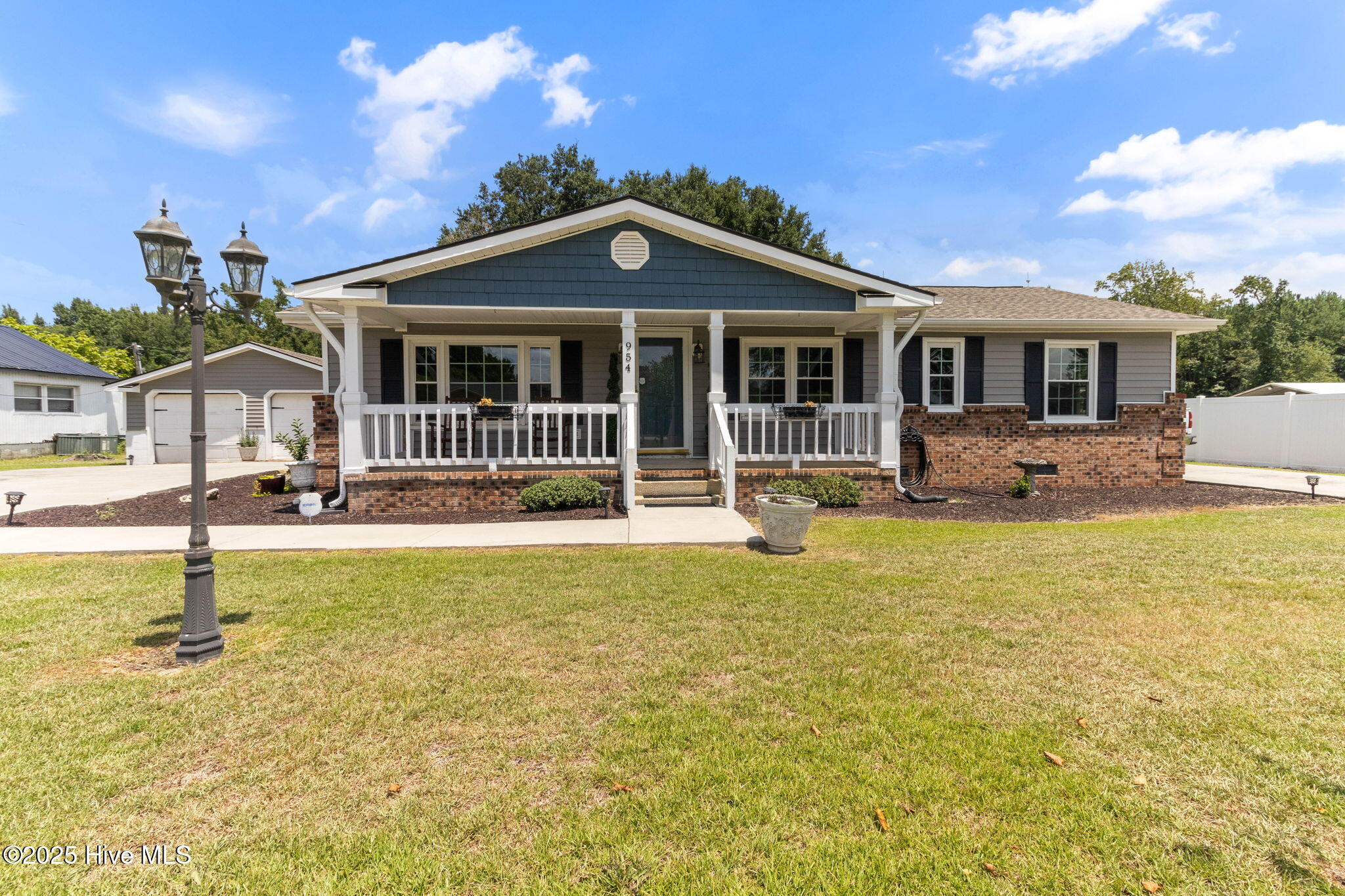 954 Hezekiah Road