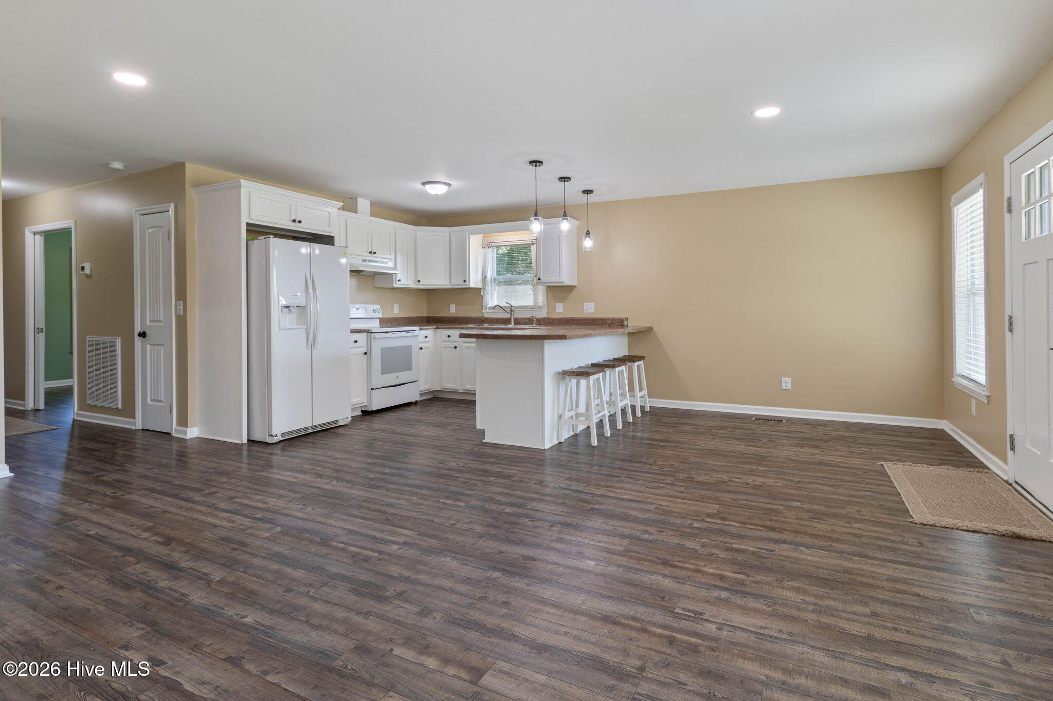 7390 Center Road