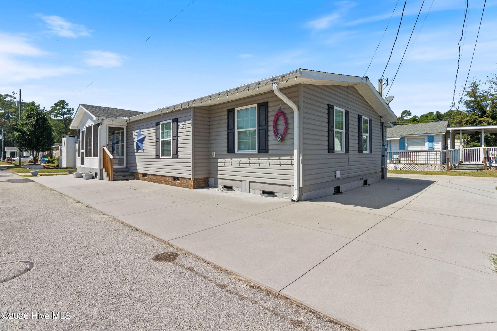 51 Clarkland Village Street