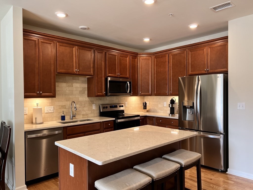 1102 Peters Farm Way # 1102