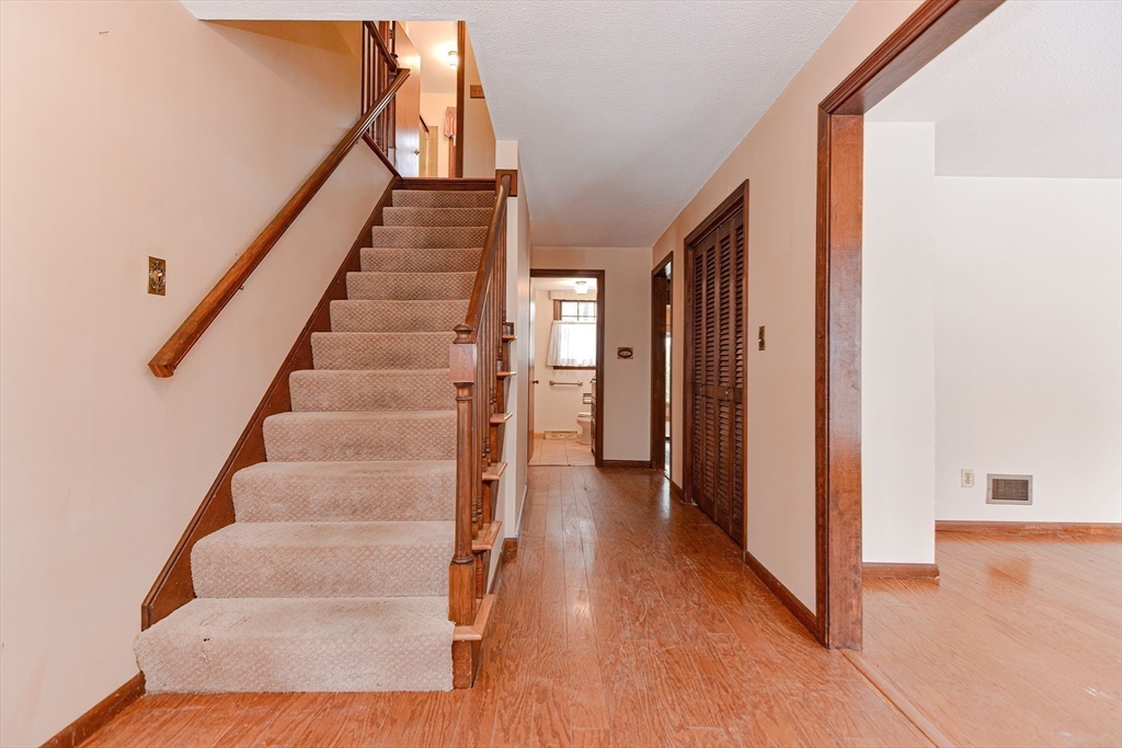 955 Salem End Road