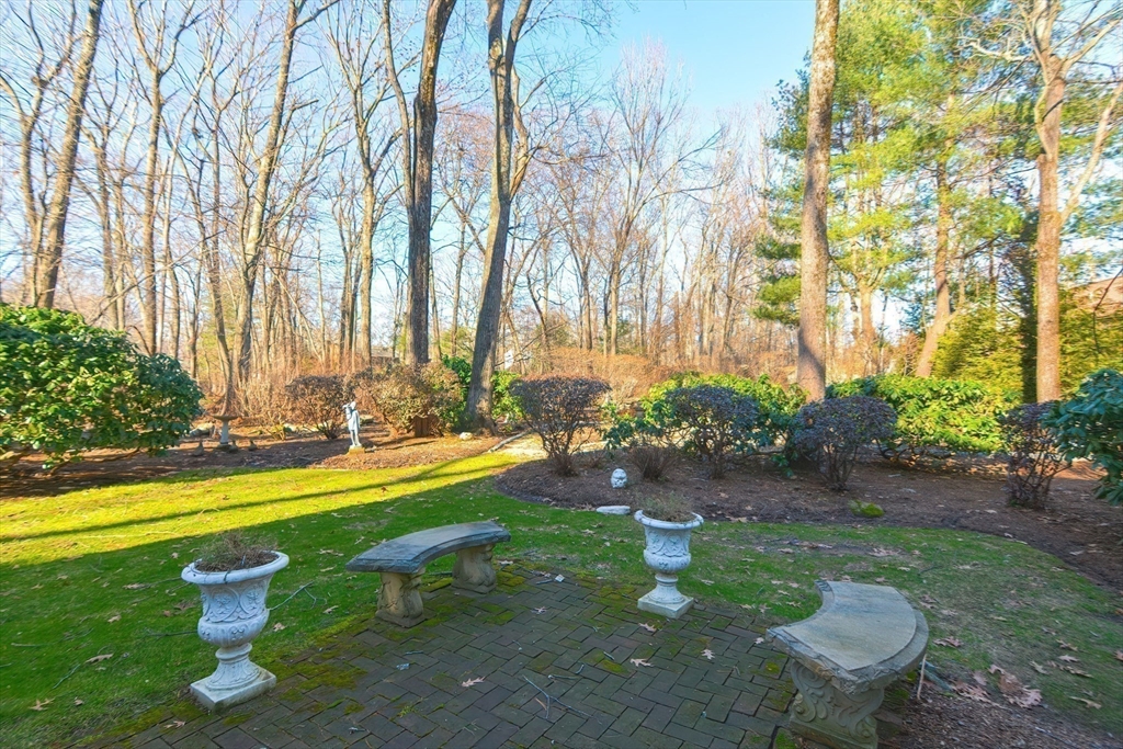 955 Salem End Road
