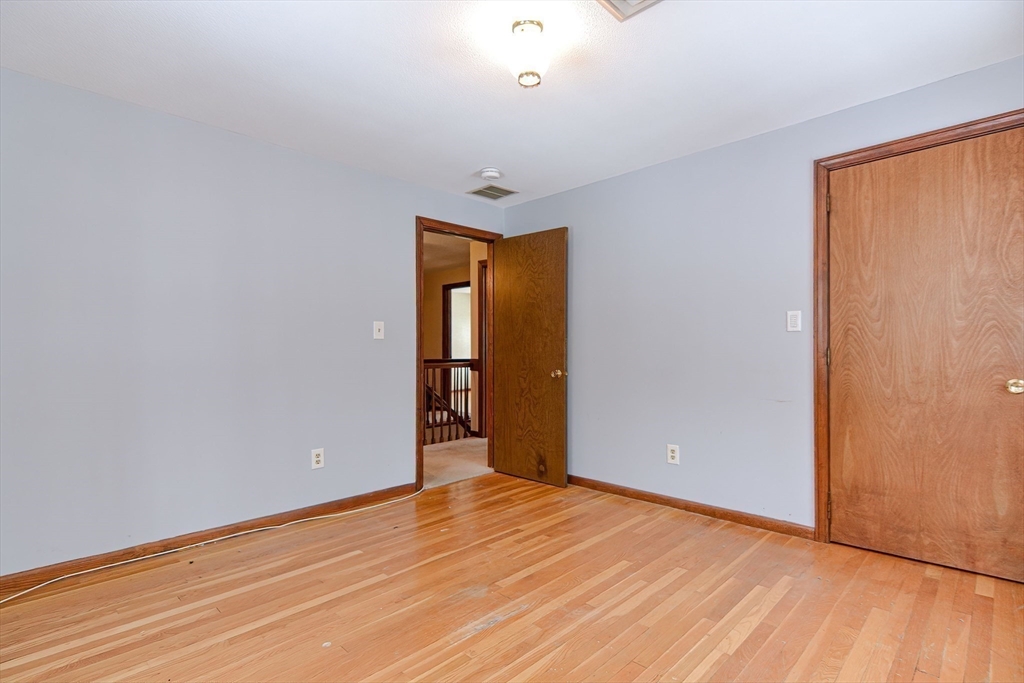 955 Salem End Road
