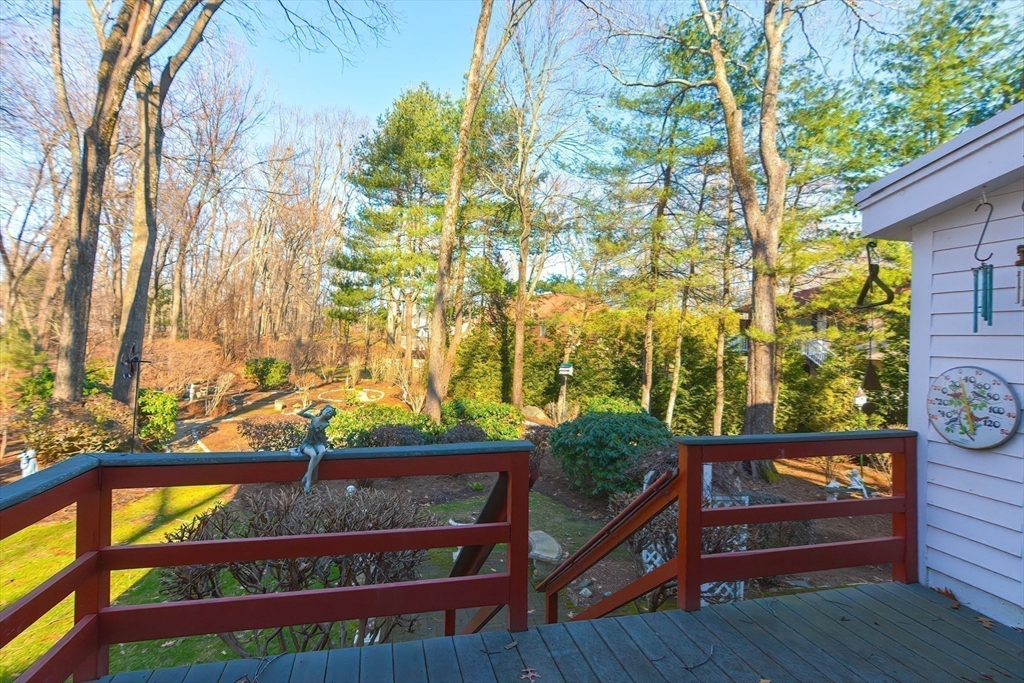 955 Salem End Road