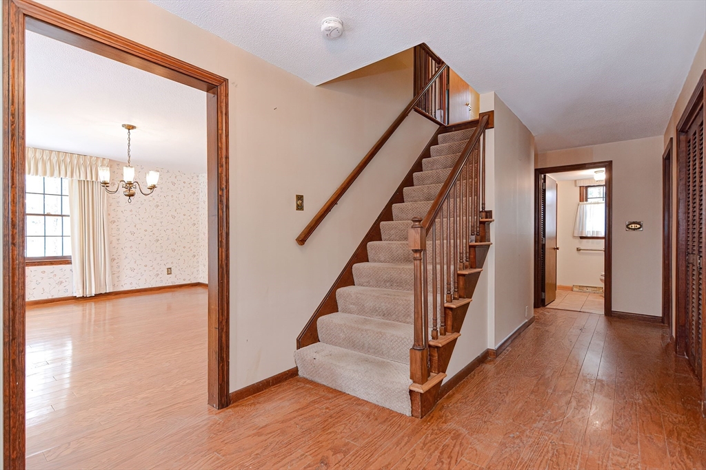 955 Salem End Road