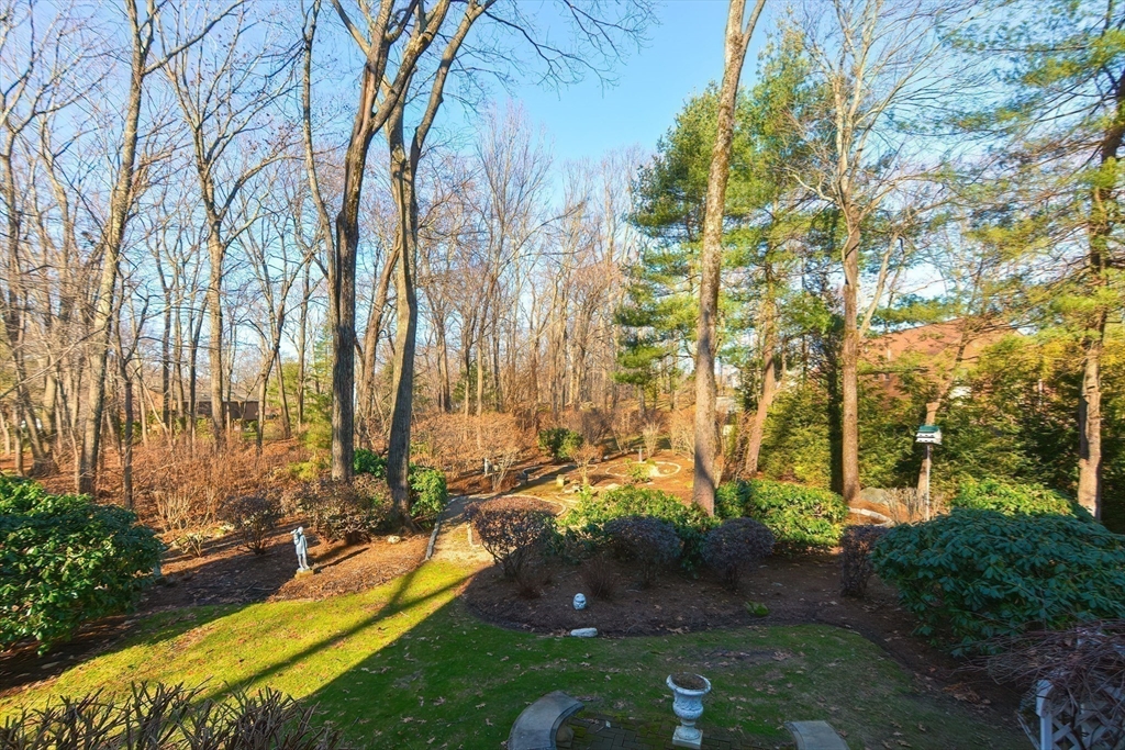 955 Salem End Road
