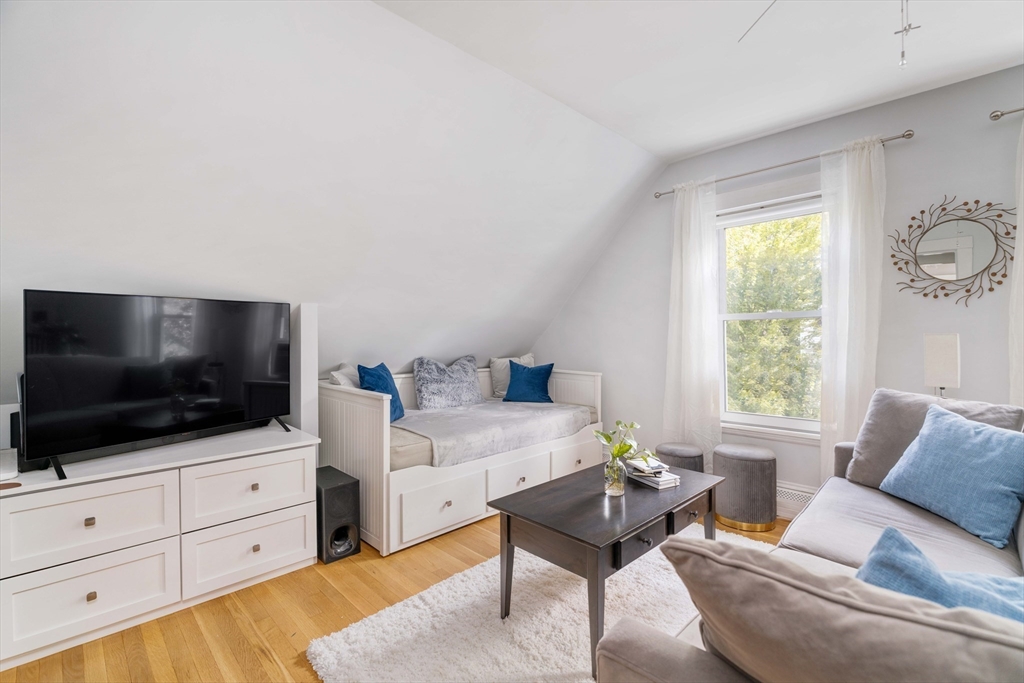 6 Oakland Avenue # 3