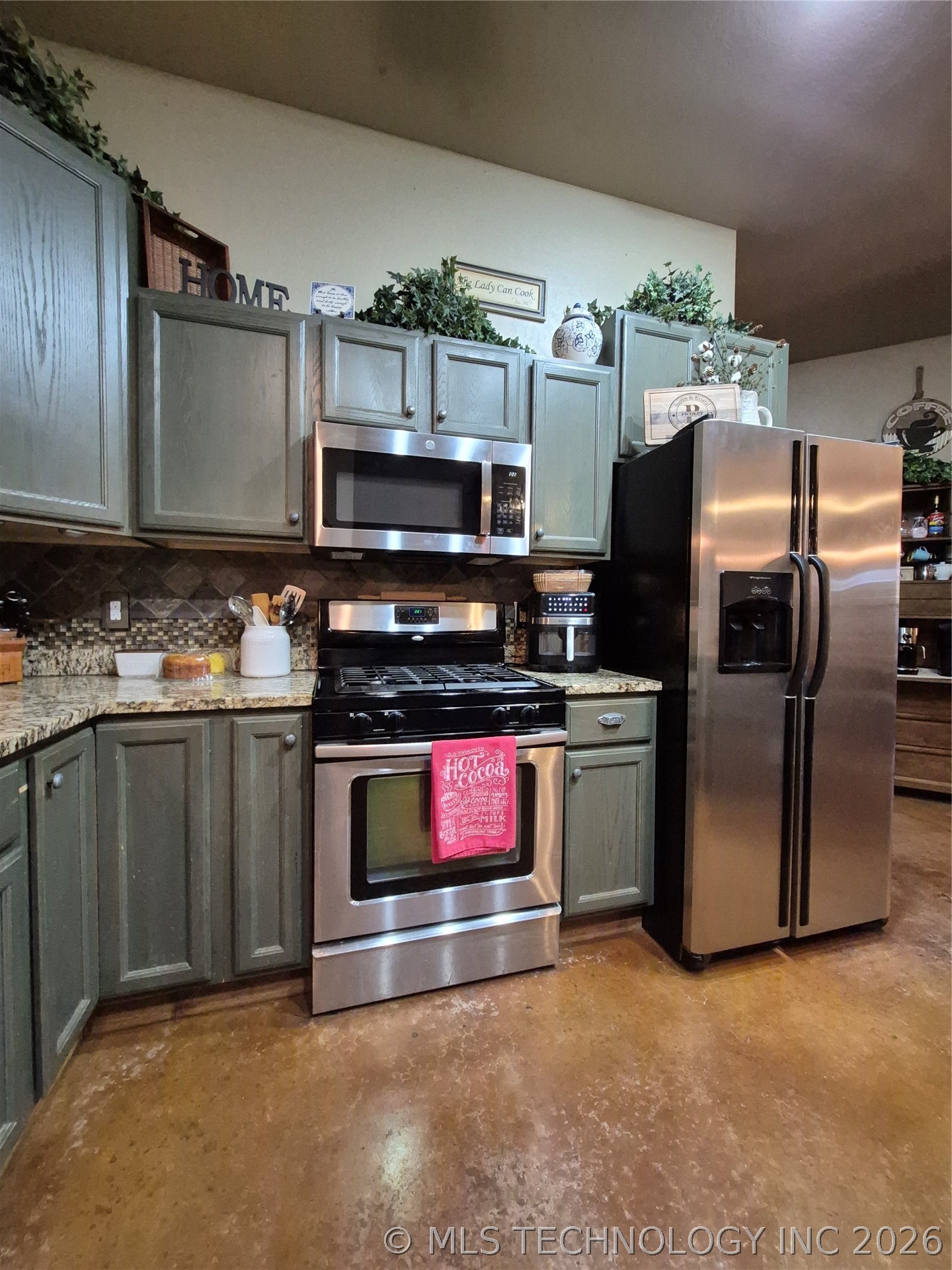 9615 E Pecan Lane