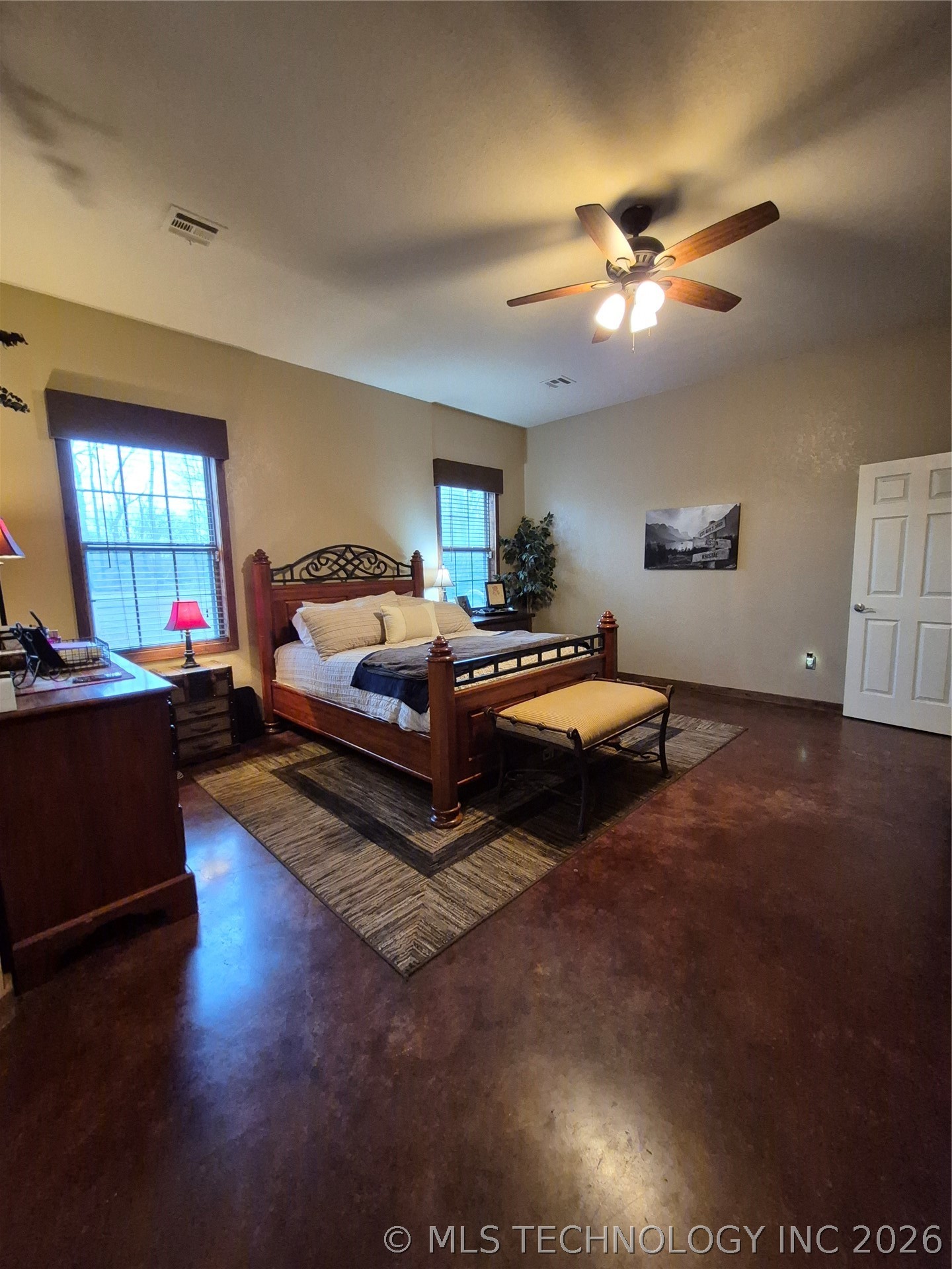 9615 E Pecan Lane