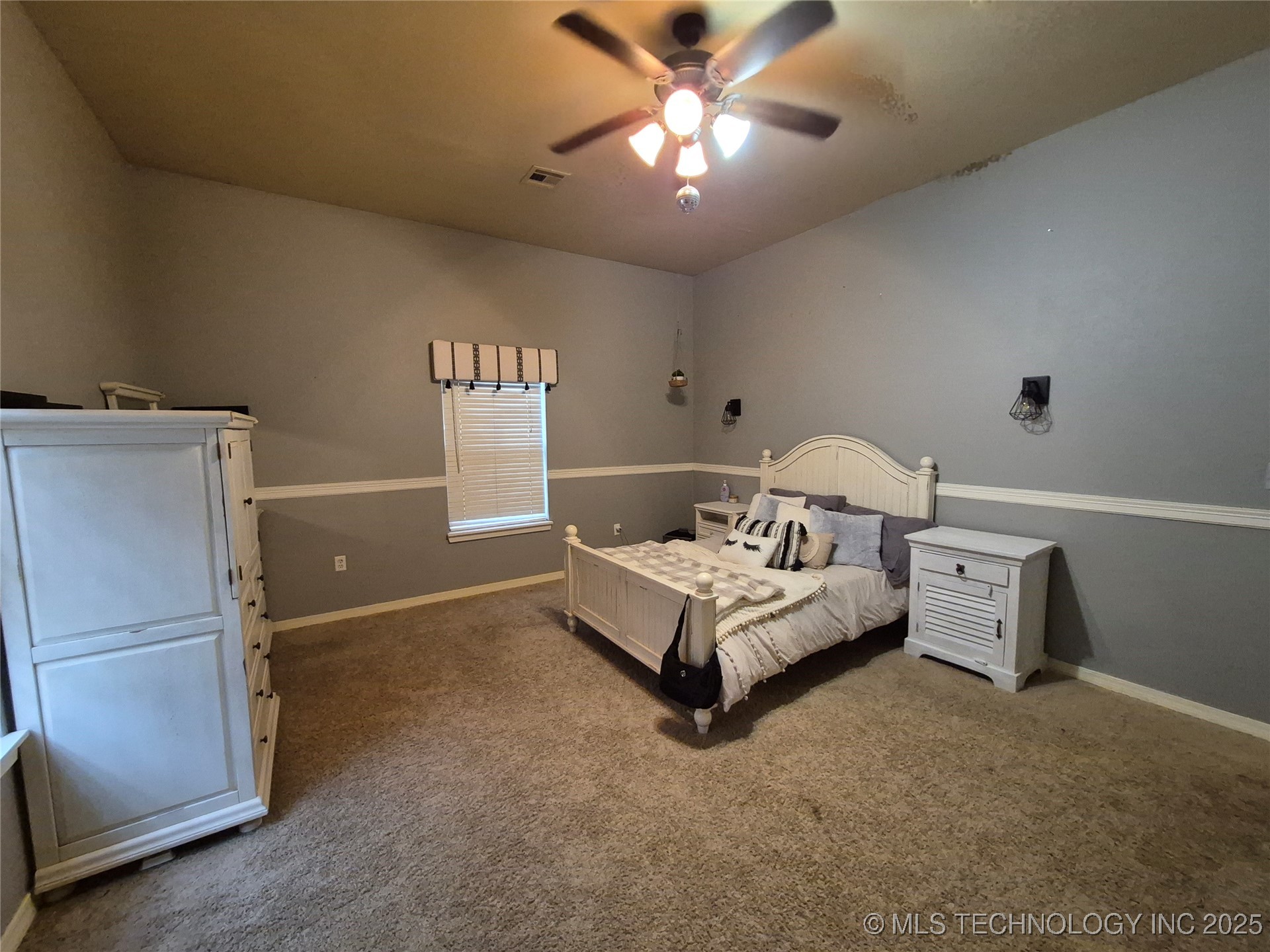 9615 E Pecan Lane