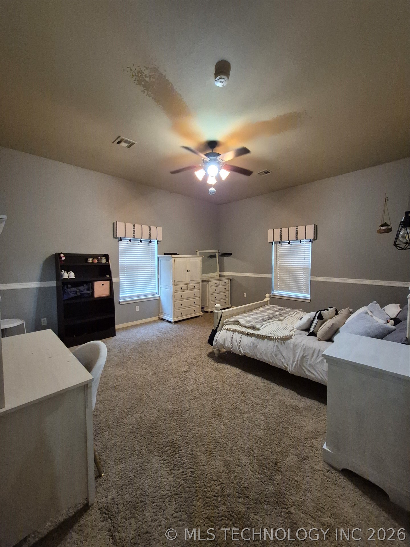 9615 E Pecan Lane