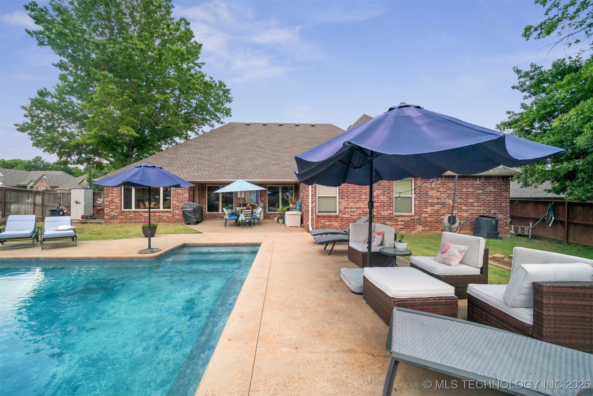 1607 Forest Hill Drive