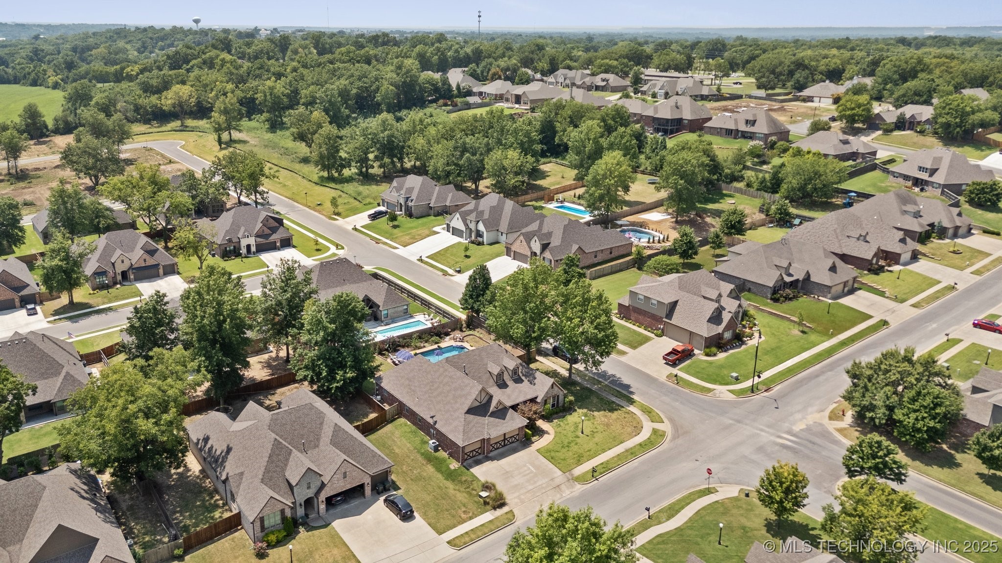 1607 Forest Hill Drive