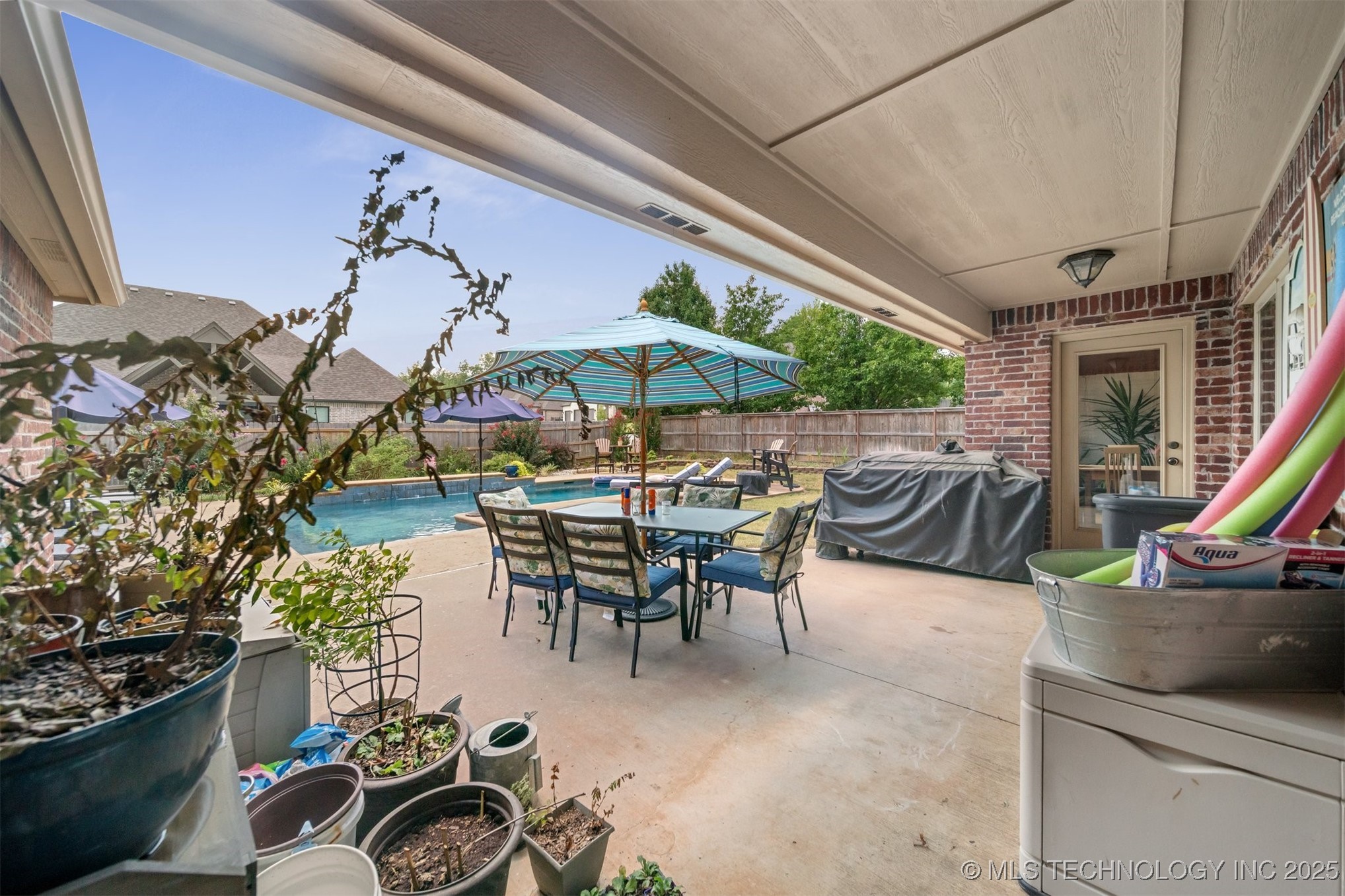 1607 Forest Hill Drive