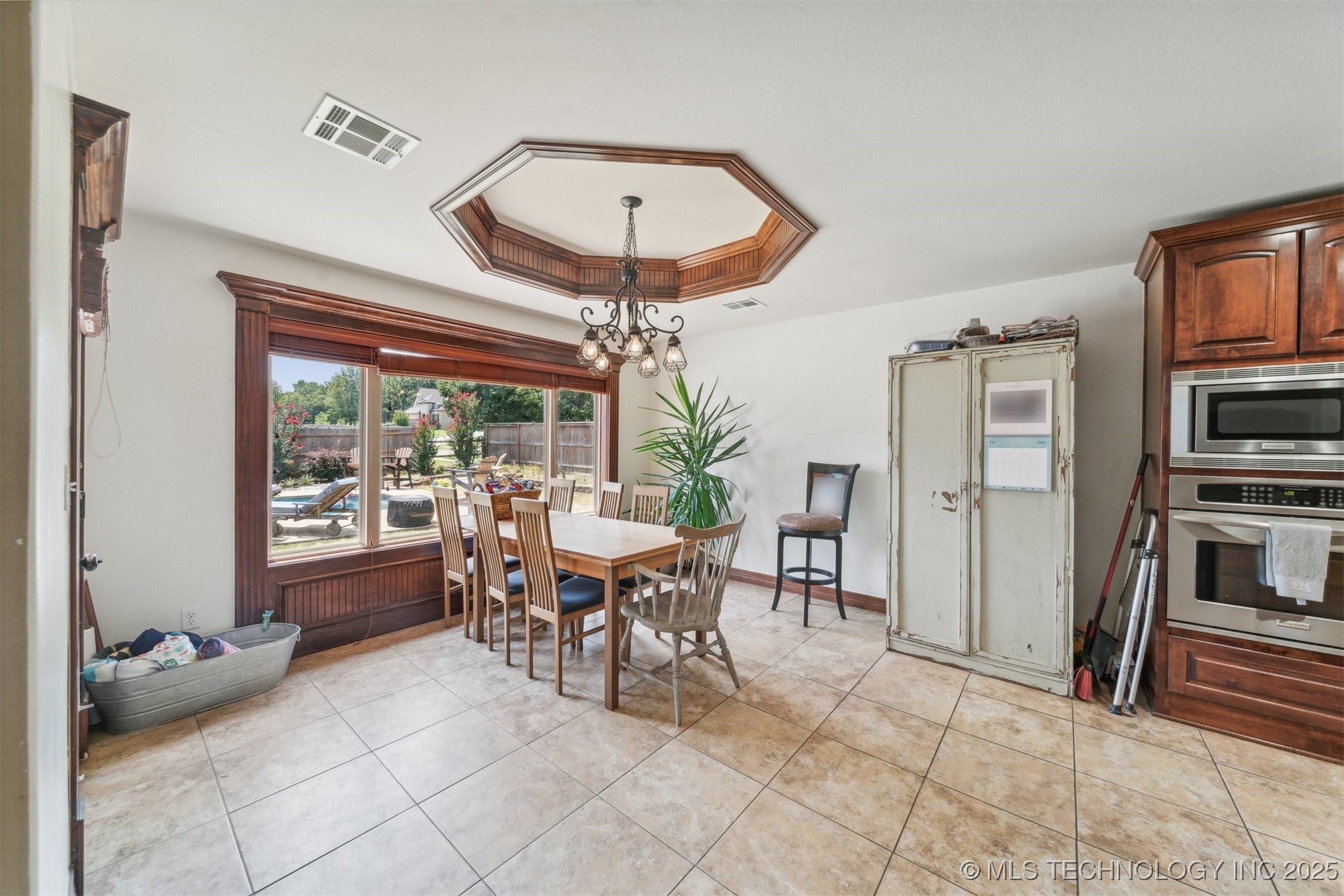 1607 Forest Hill Drive