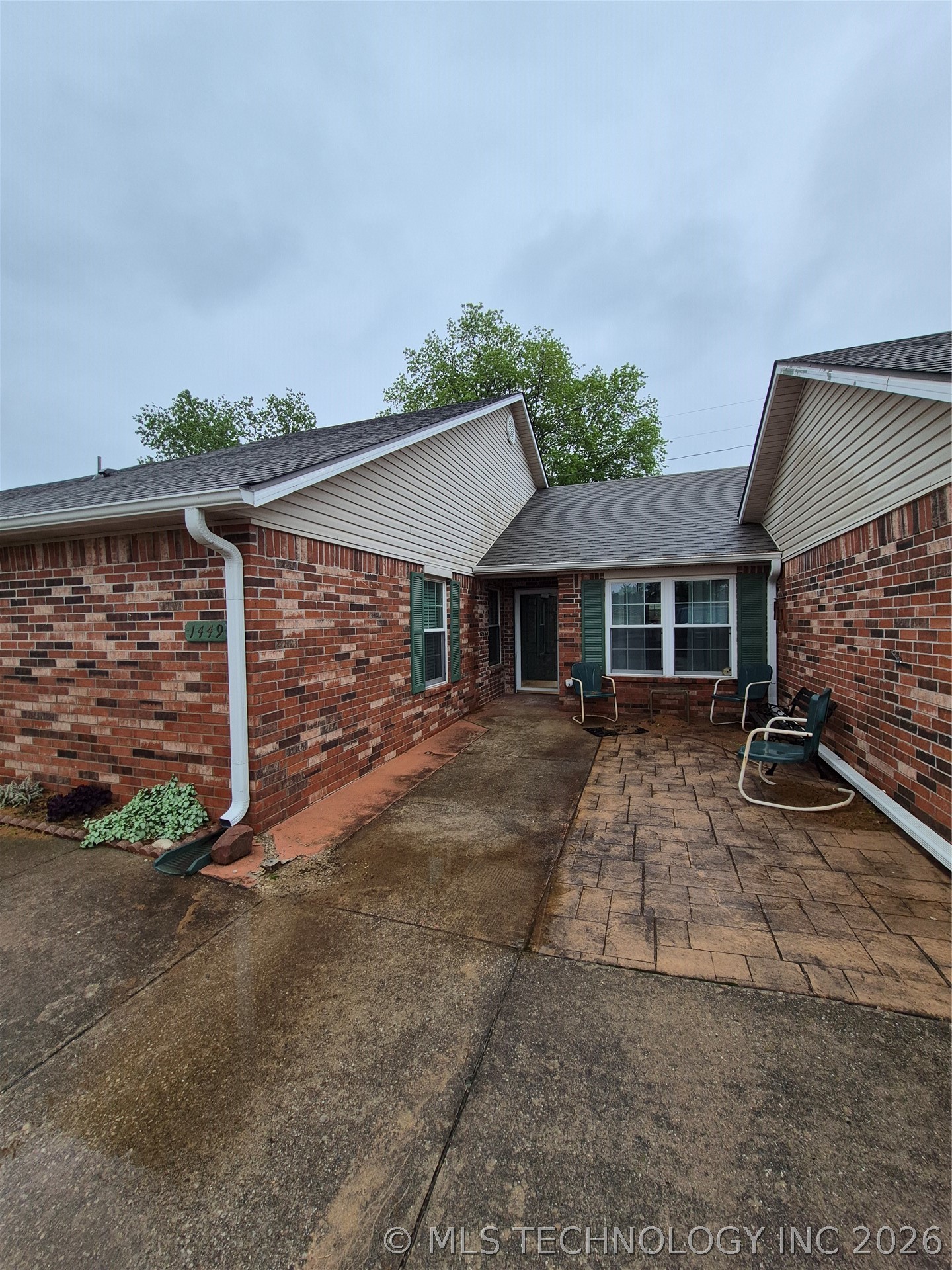 1449 W Evergreen Lane