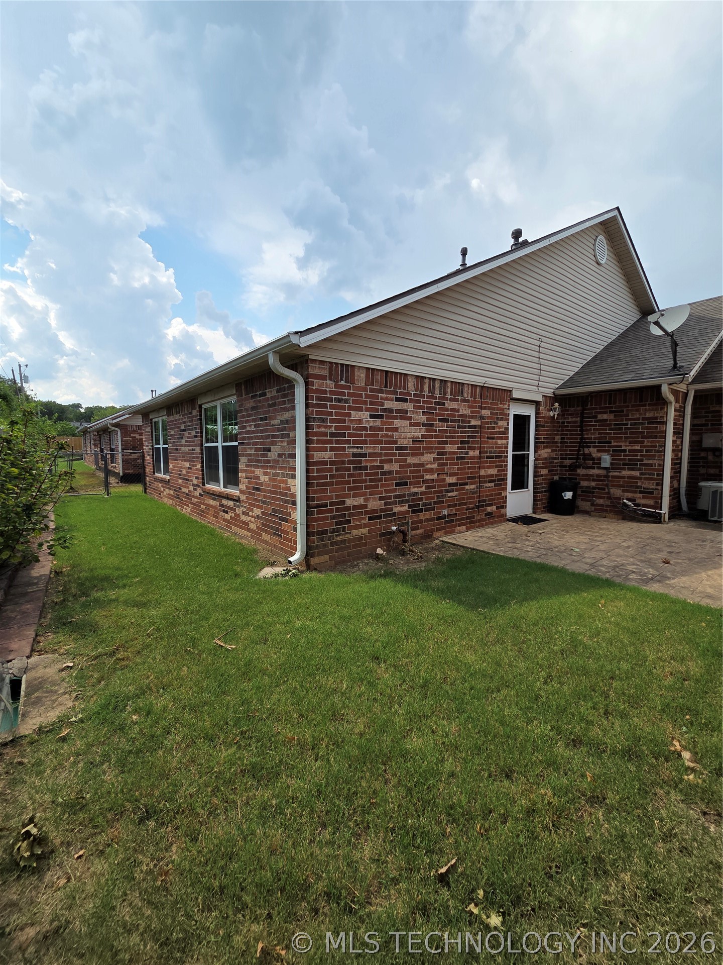 1449 W Evergreen Lane