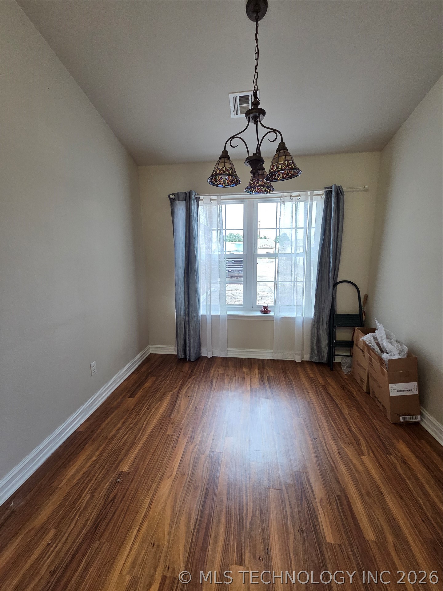 1449 W Evergreen Lane