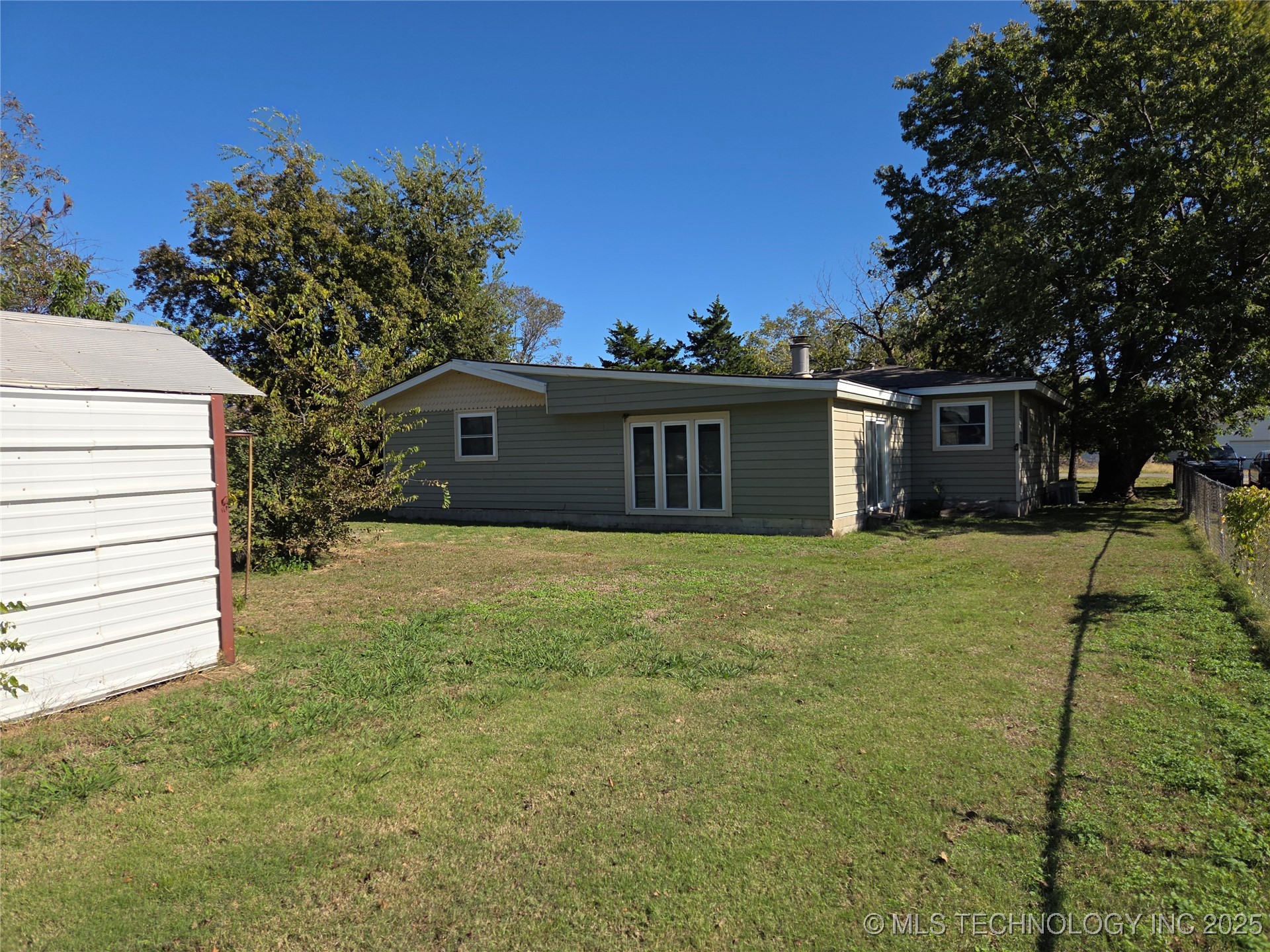 1238 N 154th East Avenue