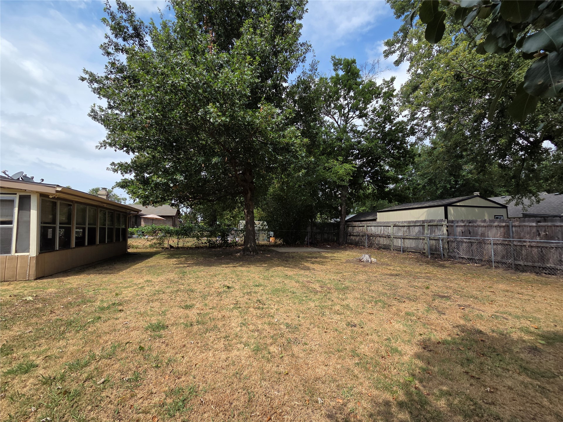 1217 S GUM Avenue