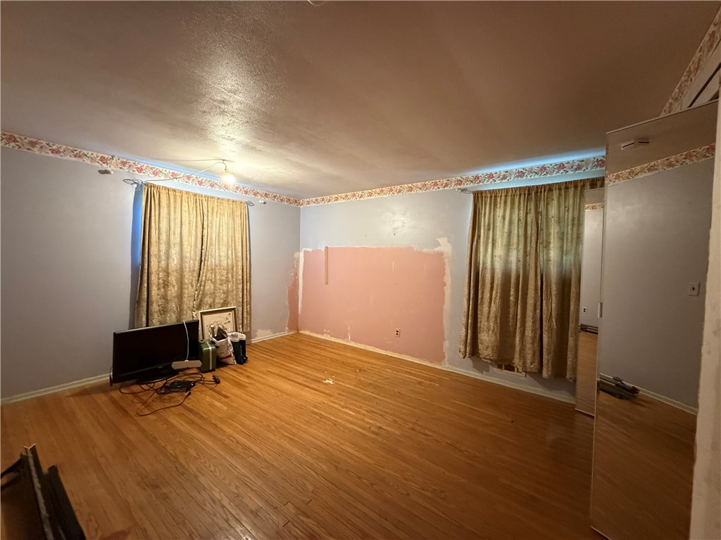 9 Amesbury Road