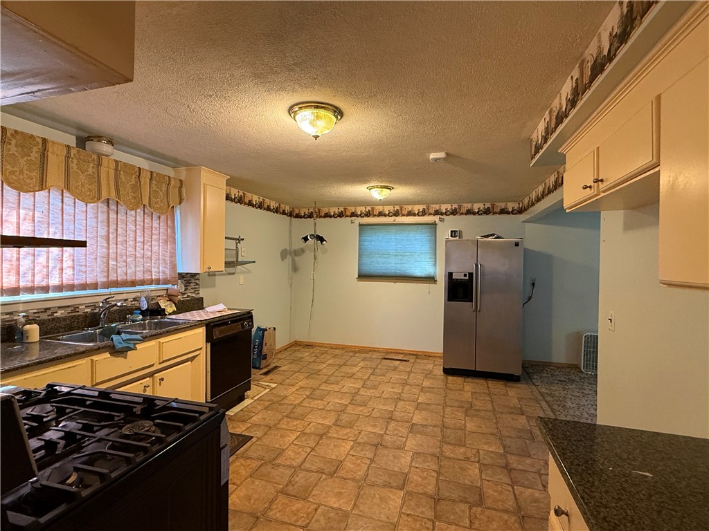 9 Amesbury Road