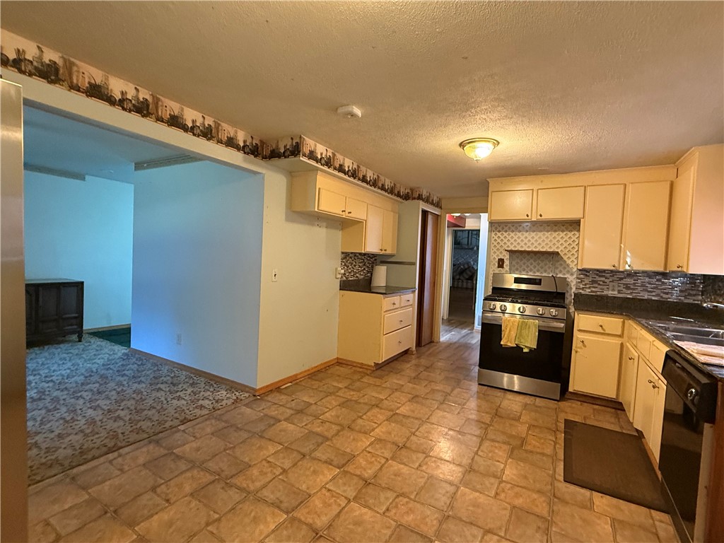 9 Amesbury Road