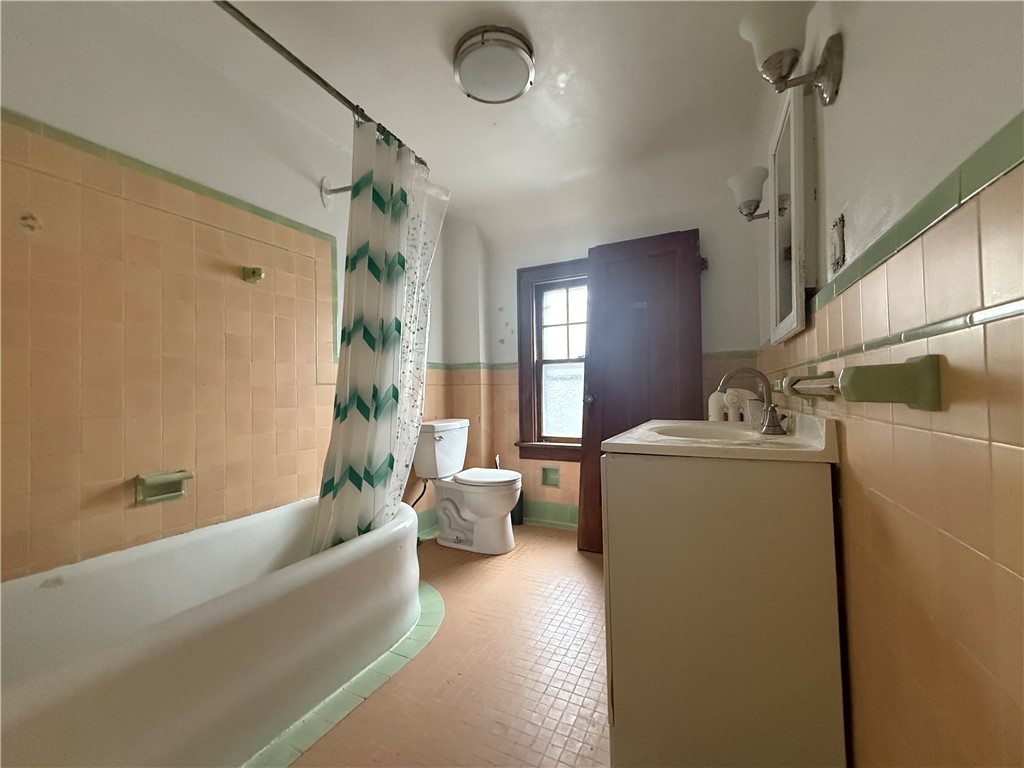 1038 Clinton Avenue South