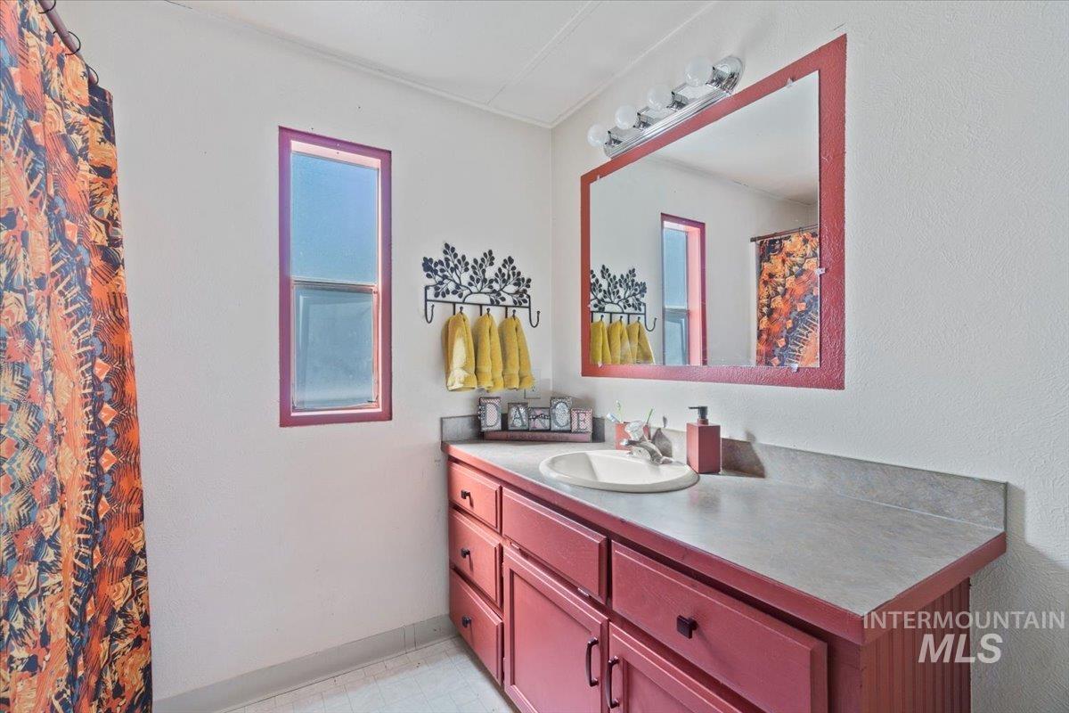 305 E Bills Ave. Unit: 2