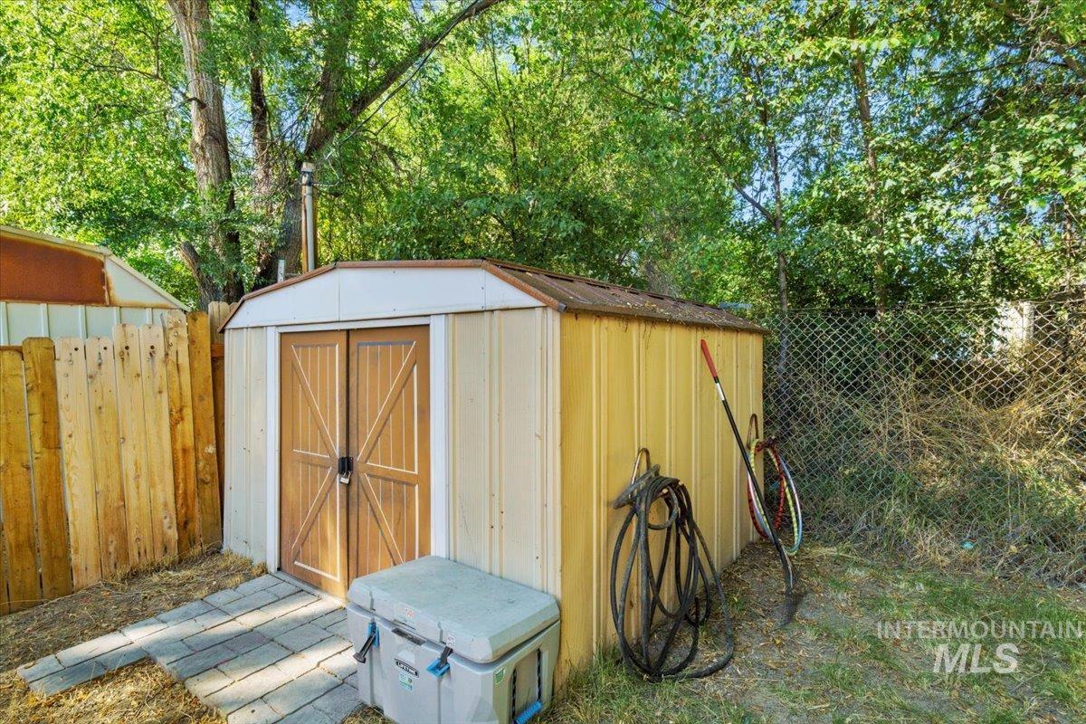 305 E Bills Ave. Unit: 2