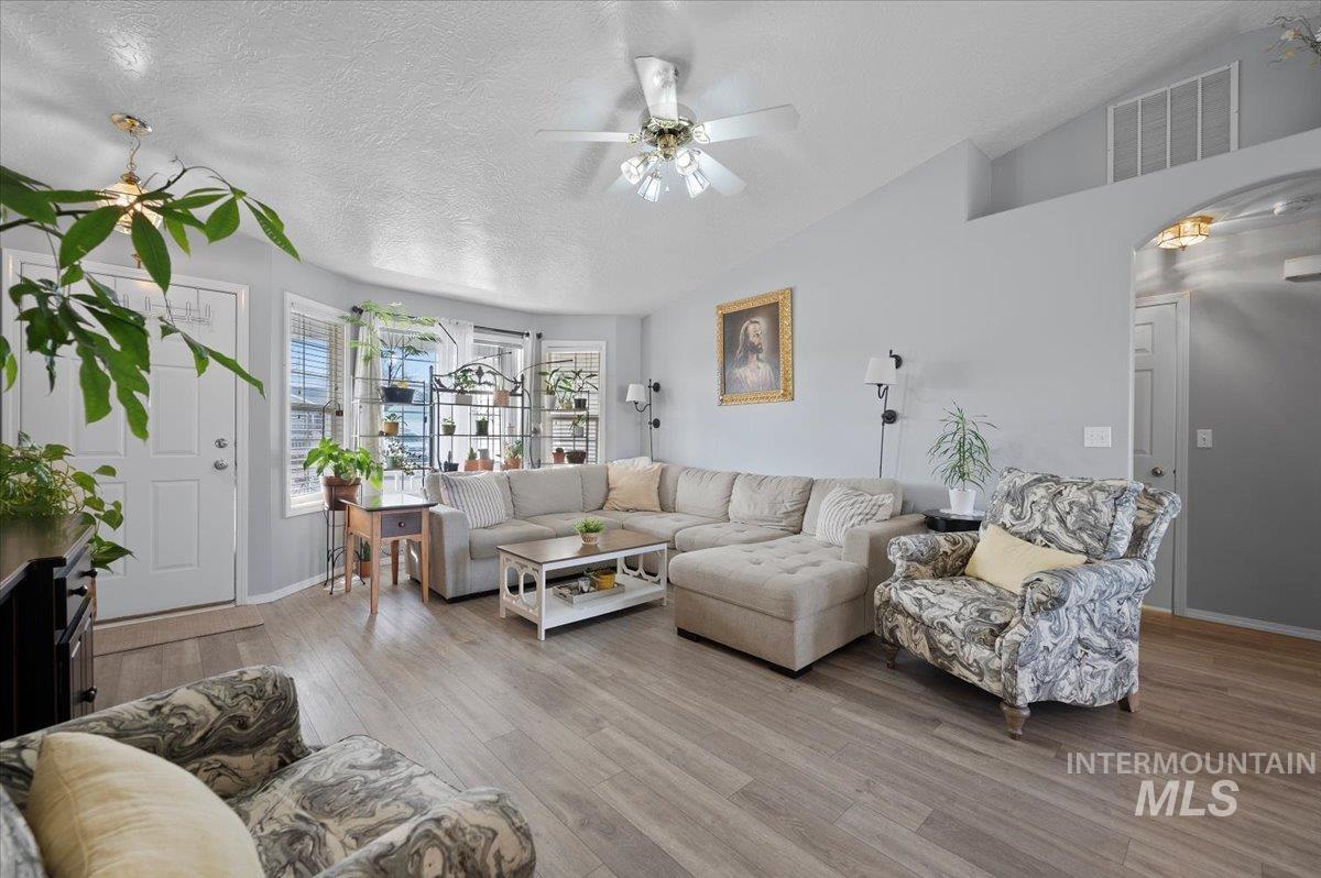 11146 W Ardyce St