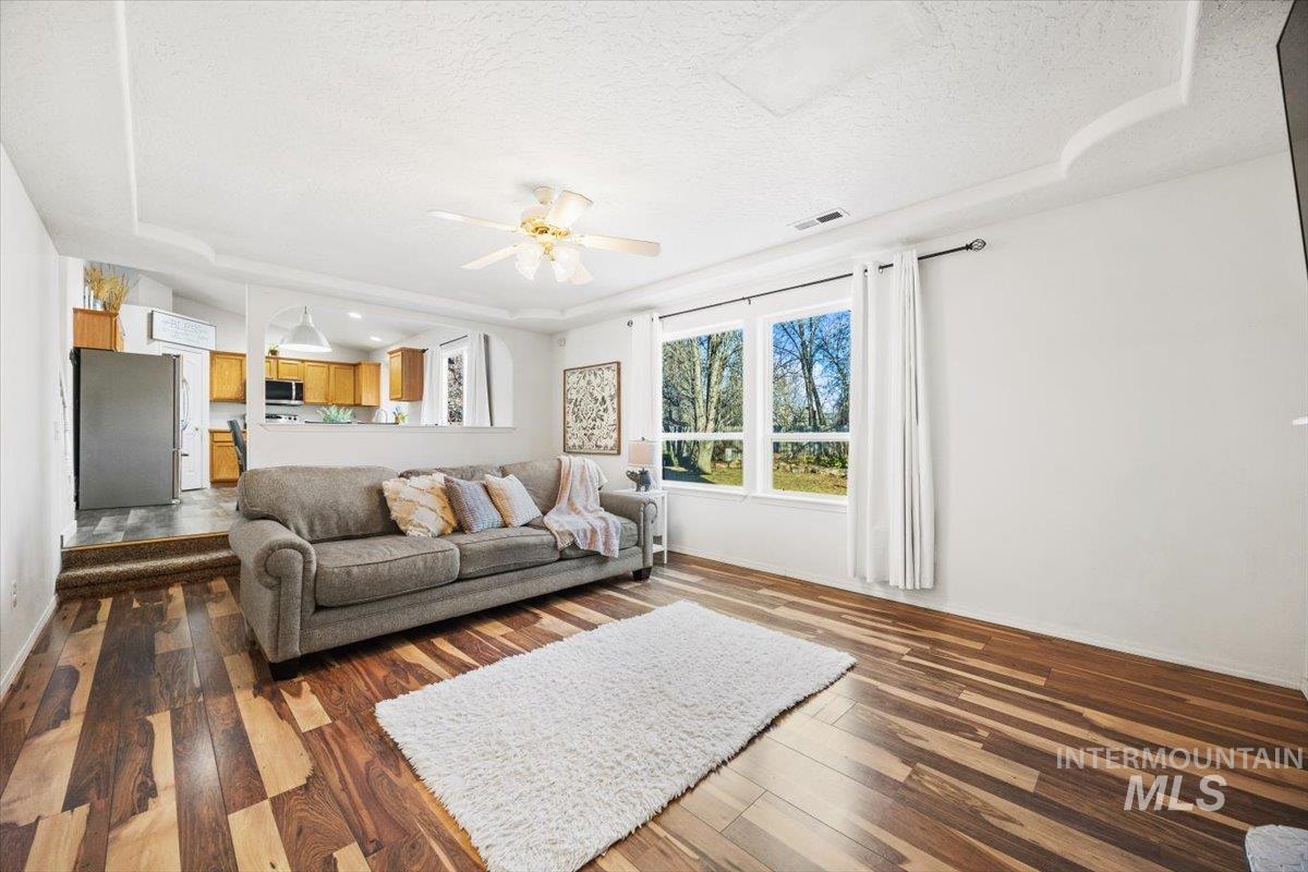 636 Spruce Creek Dr.