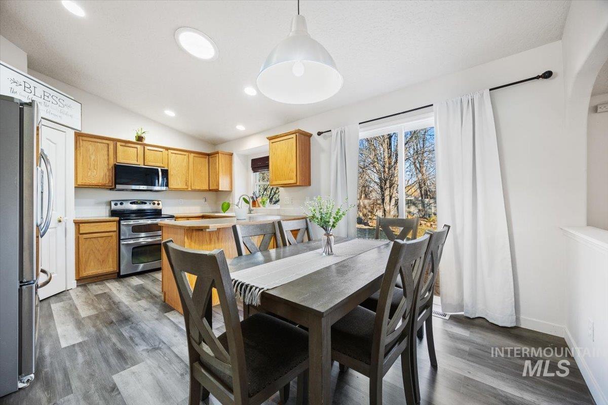 636 Spruce Creek Dr.