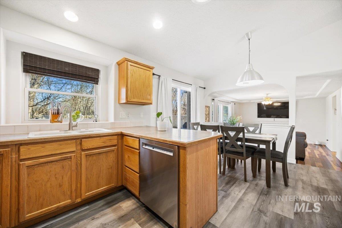 636 Spruce Creek Dr.