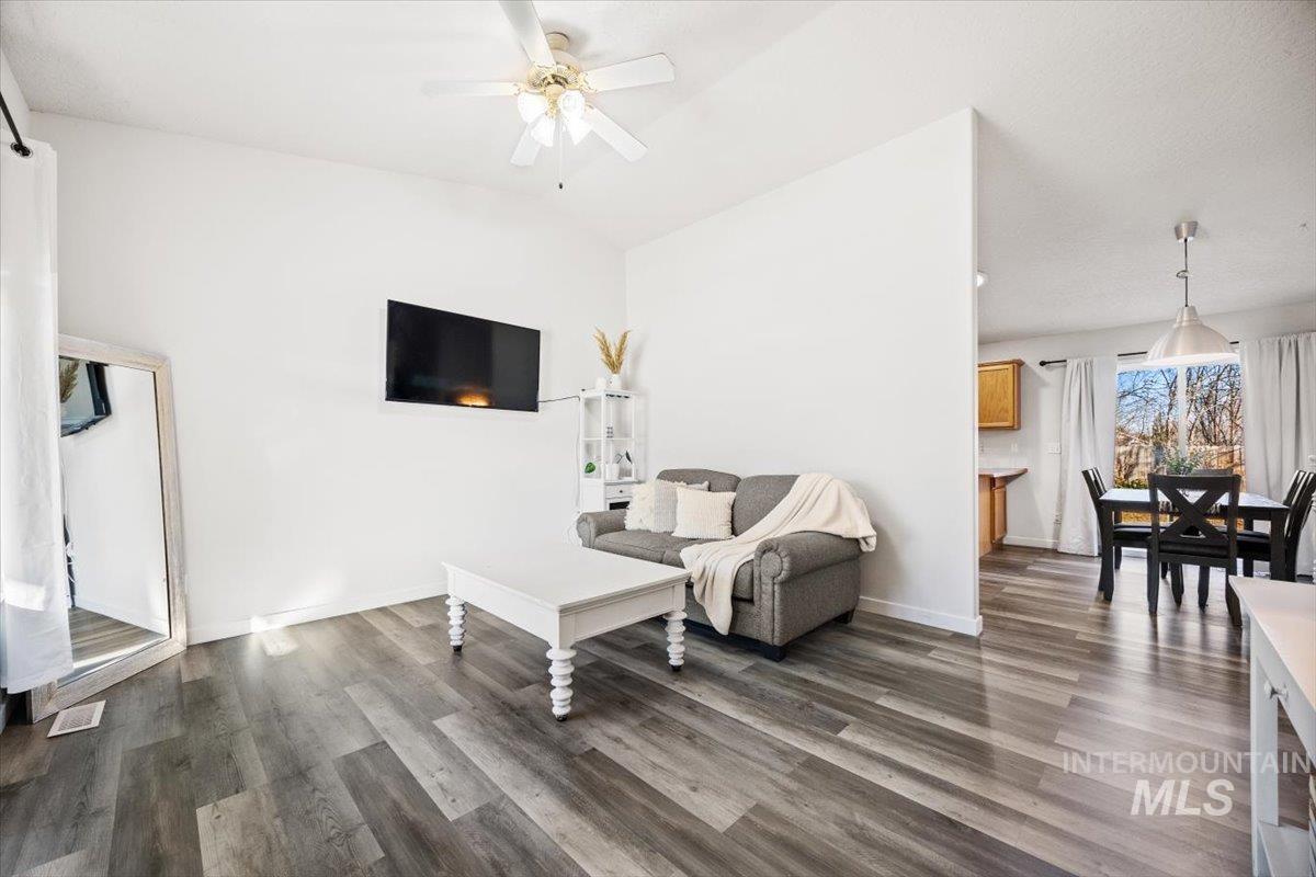 636 Spruce Creek Dr.